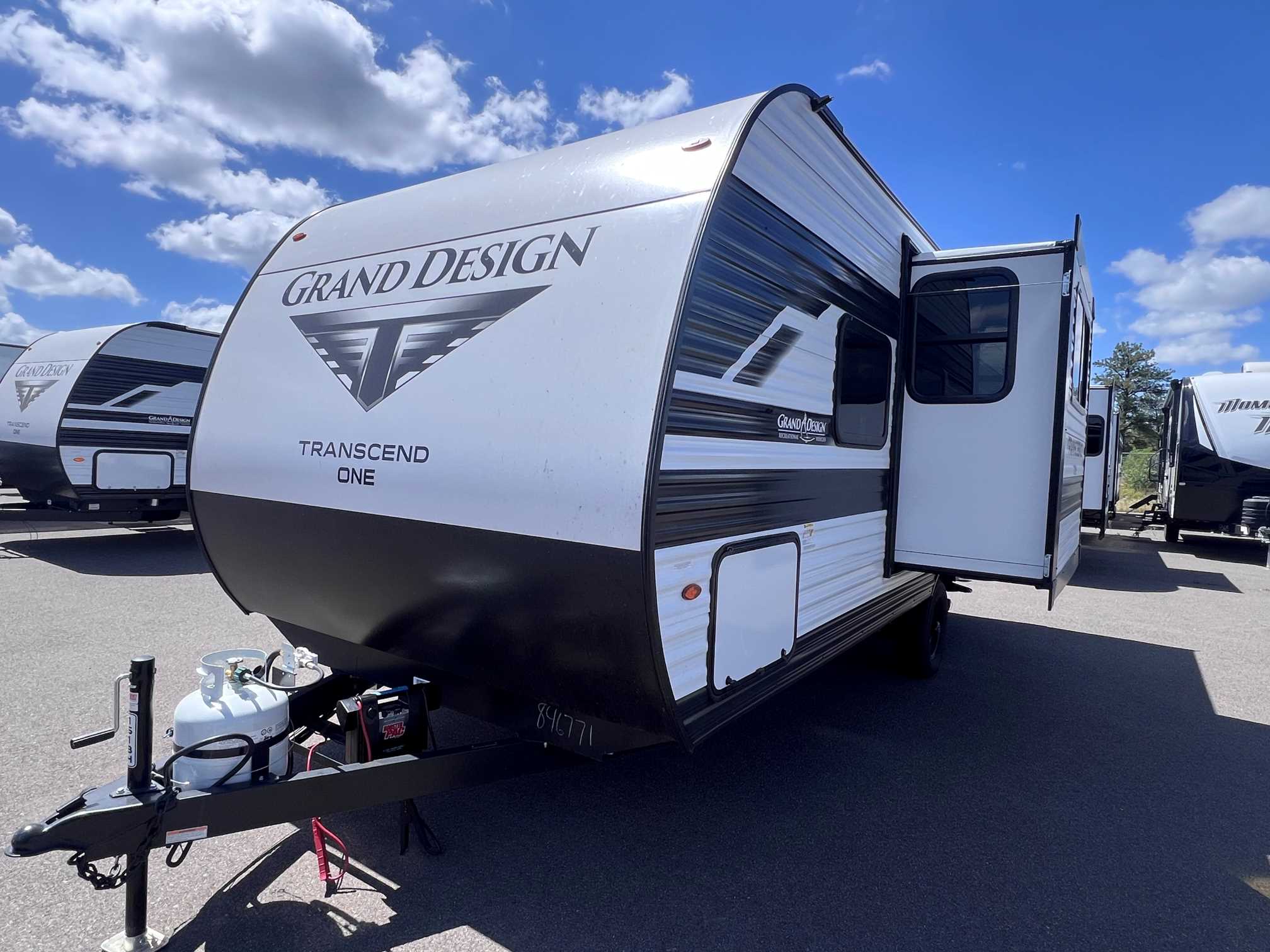 2027 Grand Design Transcend ONE 161BH - Image 3