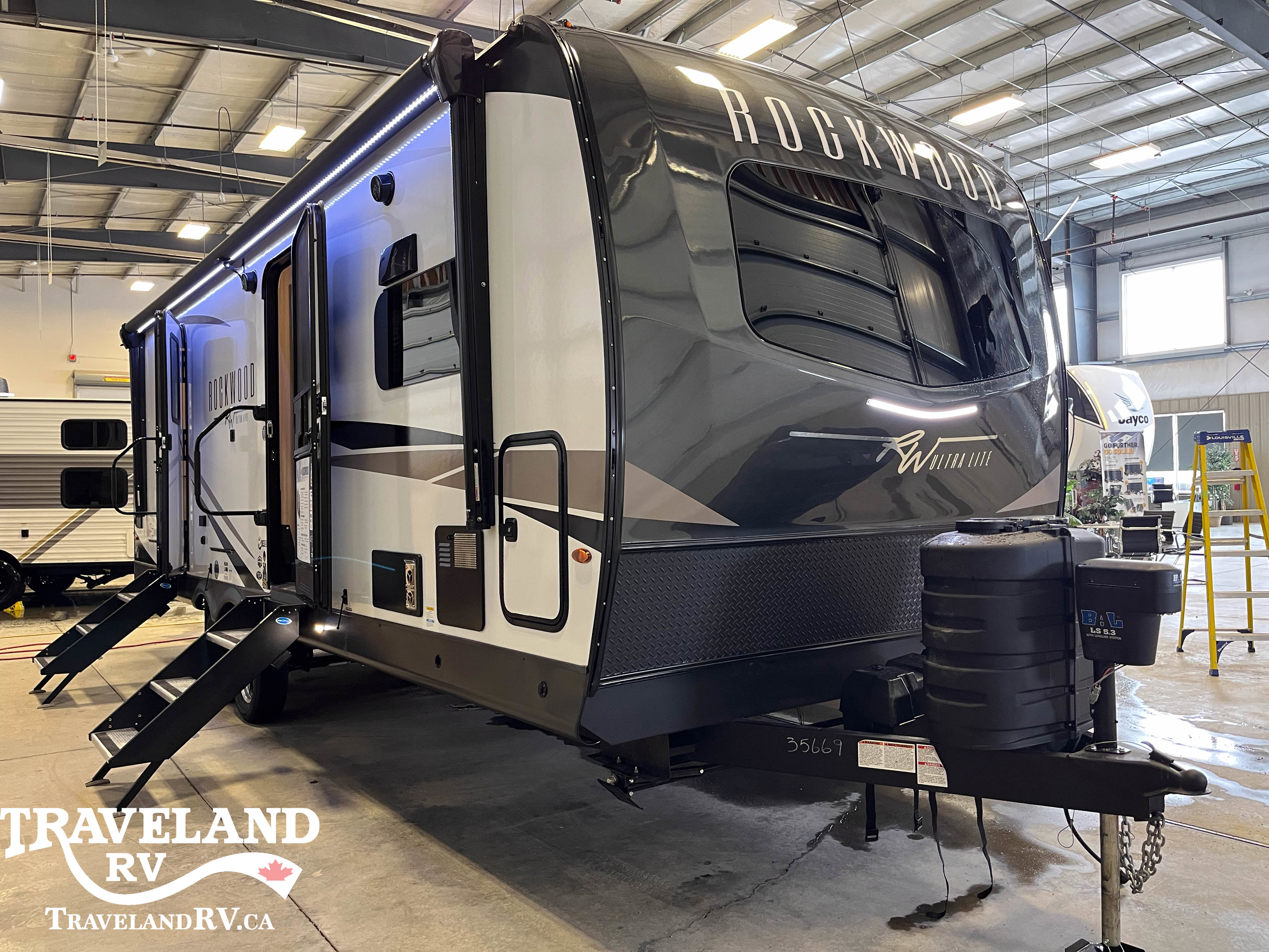 2025 Forest River Rockwood Ultra Lite 2608BS - Image 1