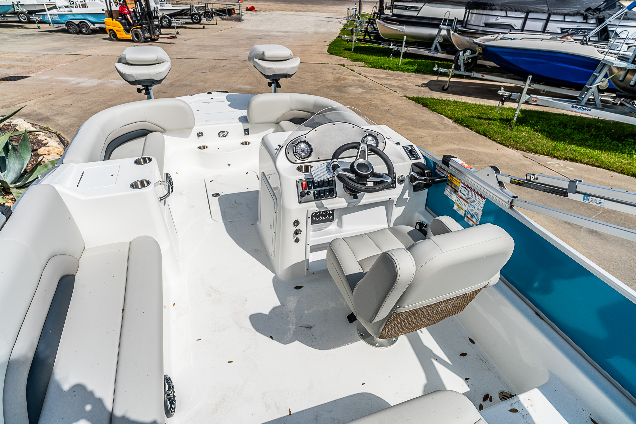 2026 HURRICANE 2026 FUNDECK 198 RE - Image 17