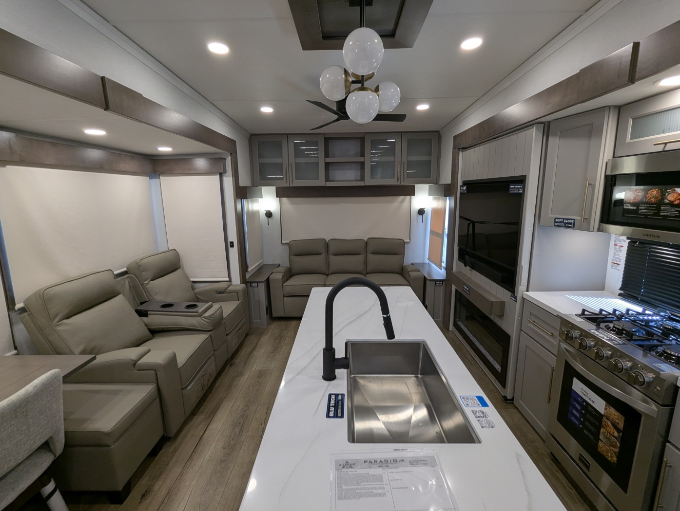 2026 Alliance RV Paradigm 340RL - Image 24
