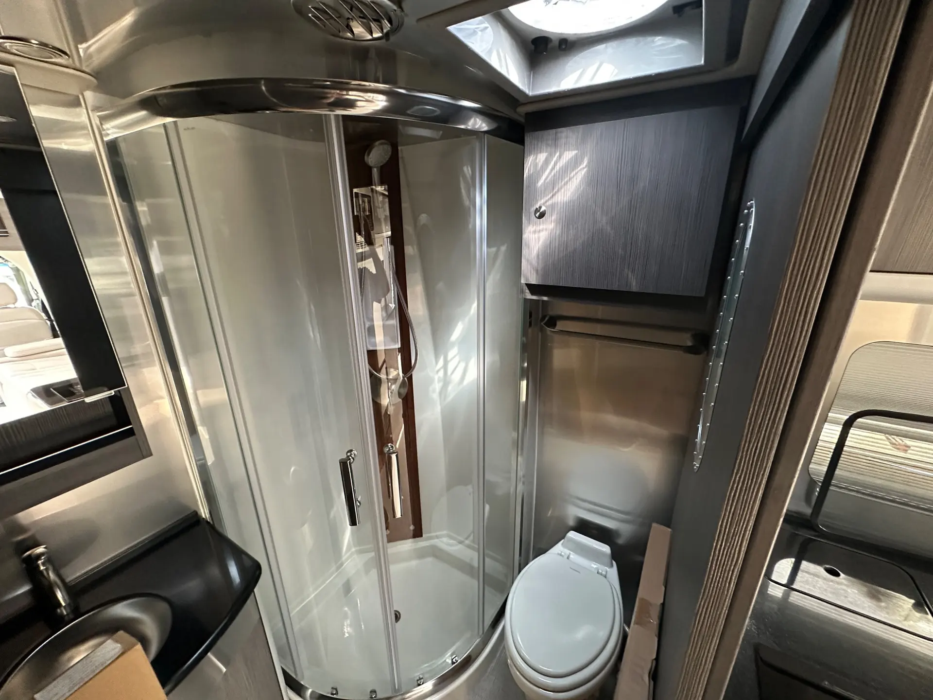 2026 Airstream Atlas - Image 22