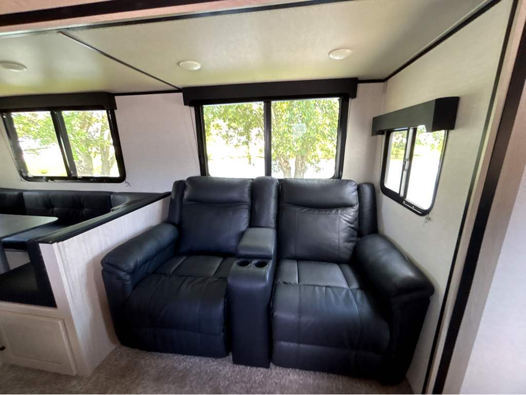 2022 COACHMAN APEX 290BHS - Image 8