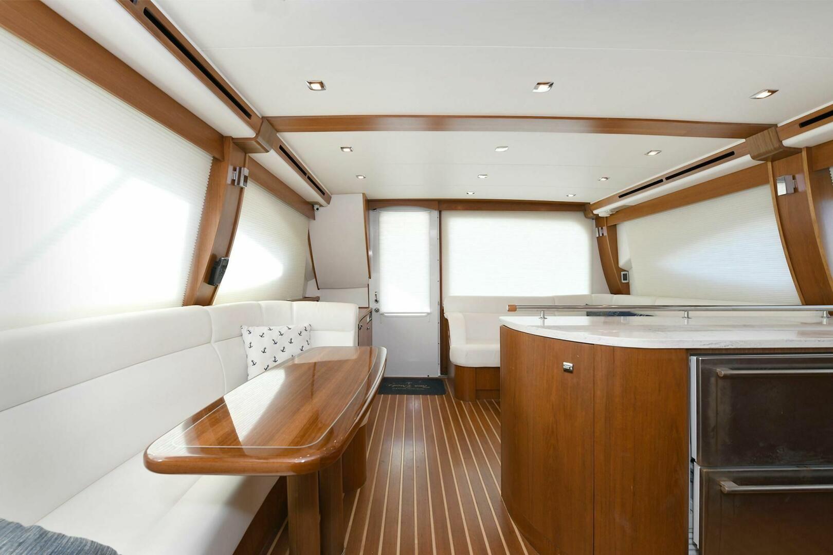2015 Tiara Yachts 48 Convertible - Image 29