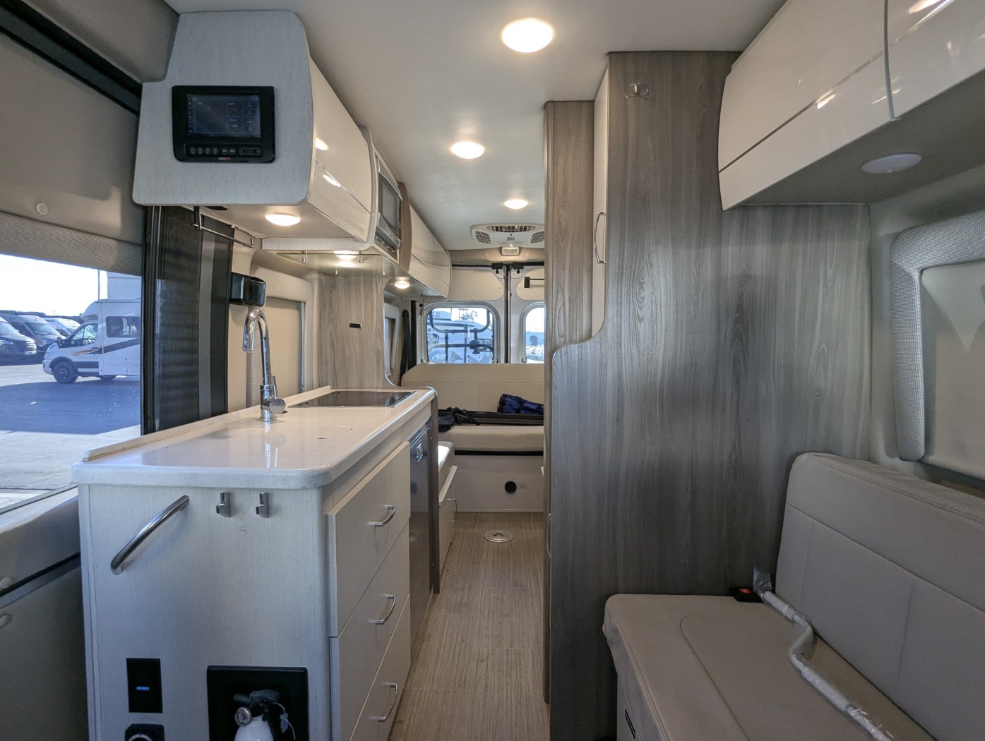 2022 Thor Motor Coach Tellaro 20J - Image 16