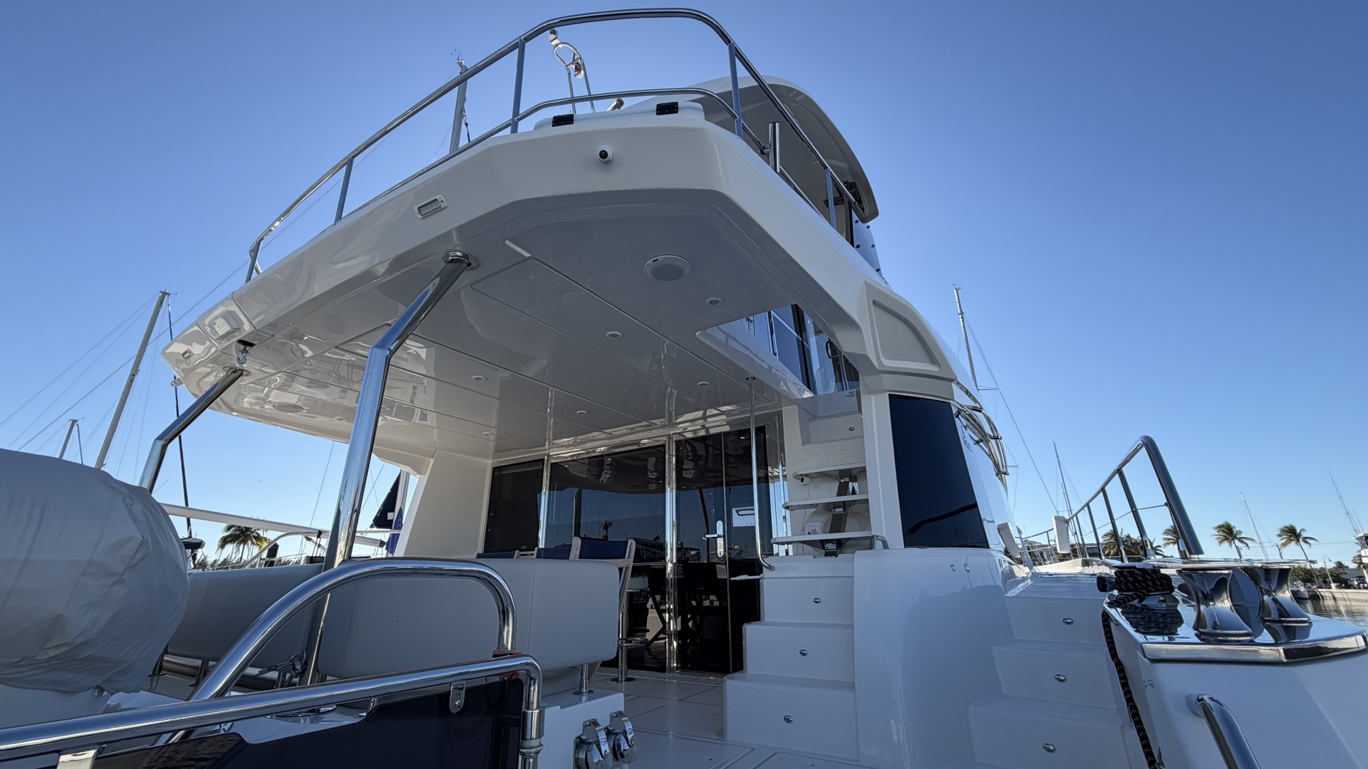 2025 Aquila 54 ENCLOSED BRIDGE - Image 7