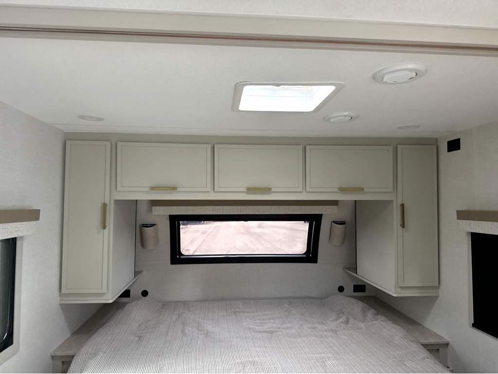 2027 VENTURE RV STRATUS 231VRK - Image 15