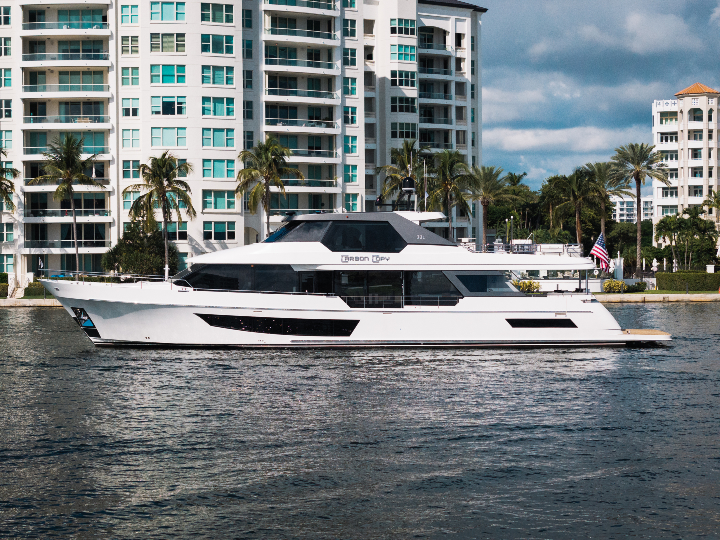 2022 Ocean Alexander 32L - Image 2
