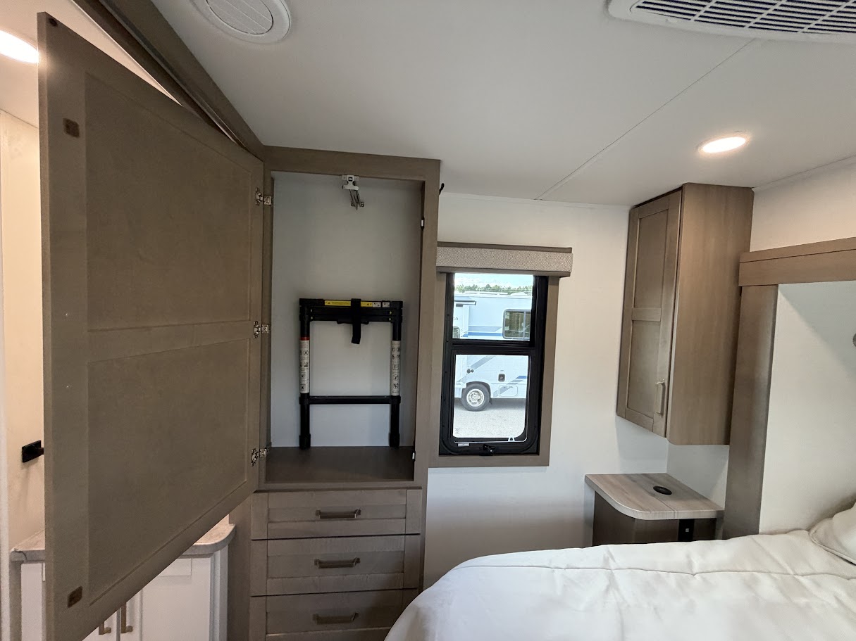 2027 JAYCO GREYHAWK 30Z - Image 43