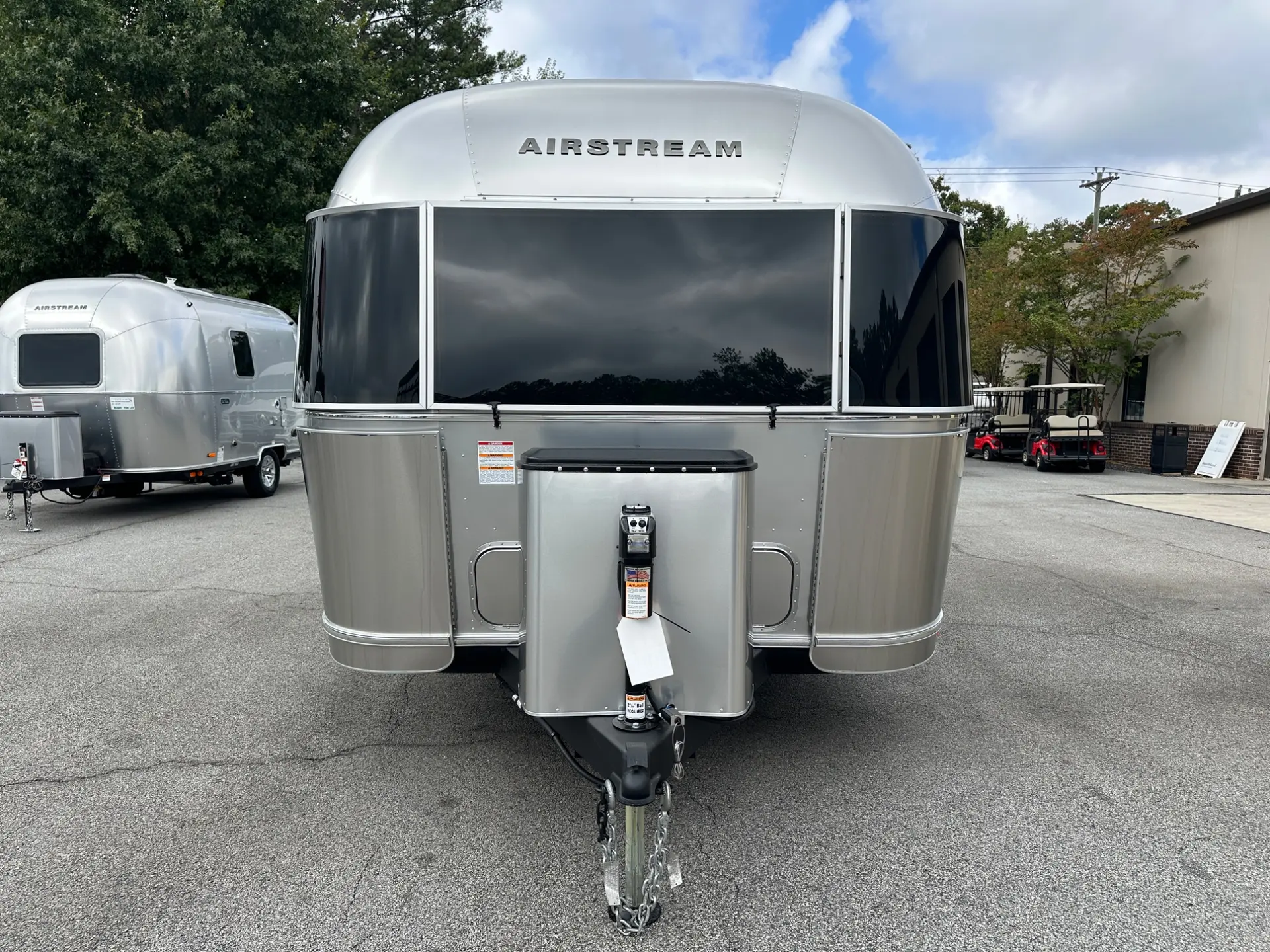 2027 Airstream Flying Cloud 30FB Bunk - Image 13