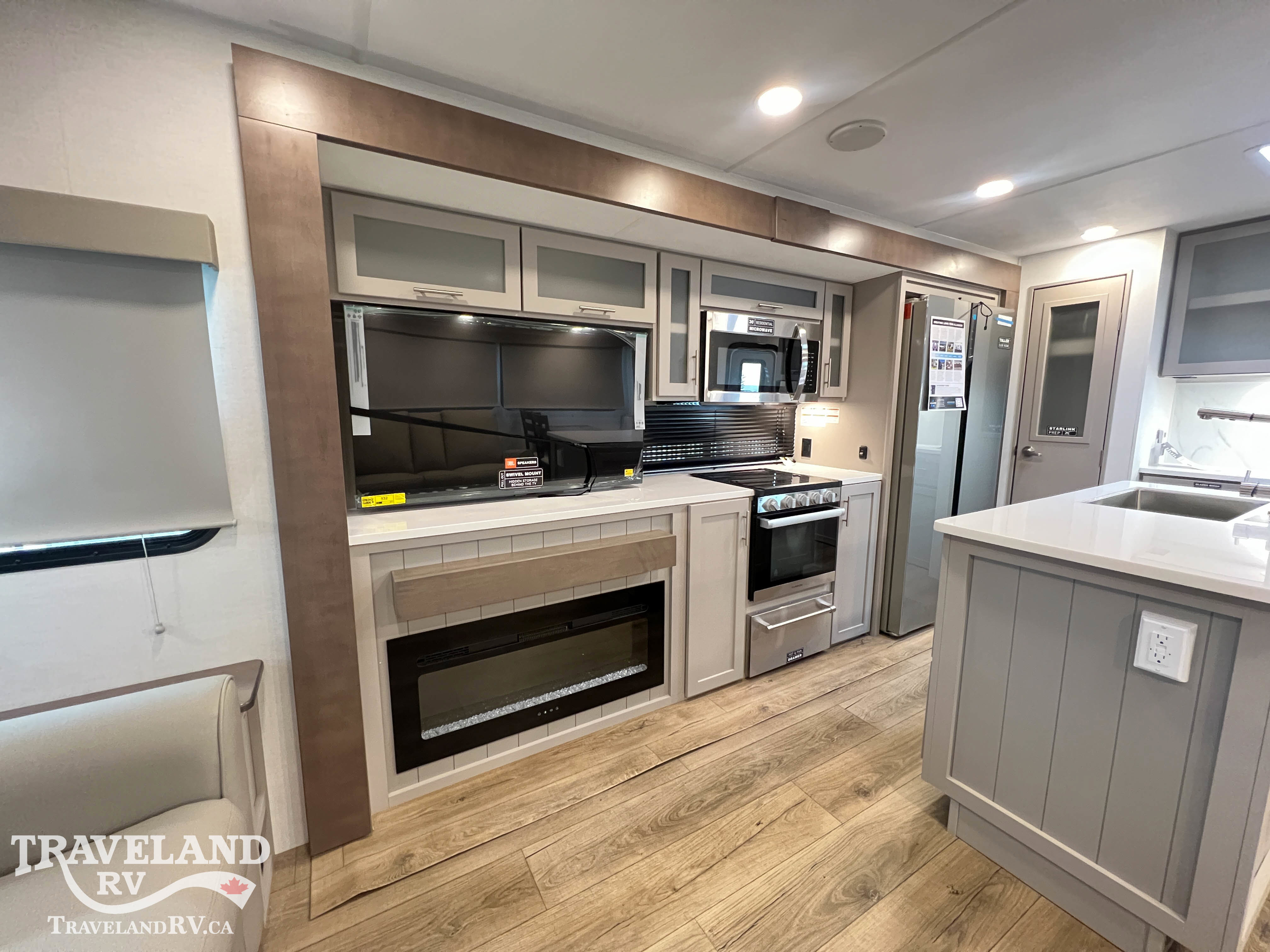 2026 Alliance RV AVENUE 332RL - Image 14