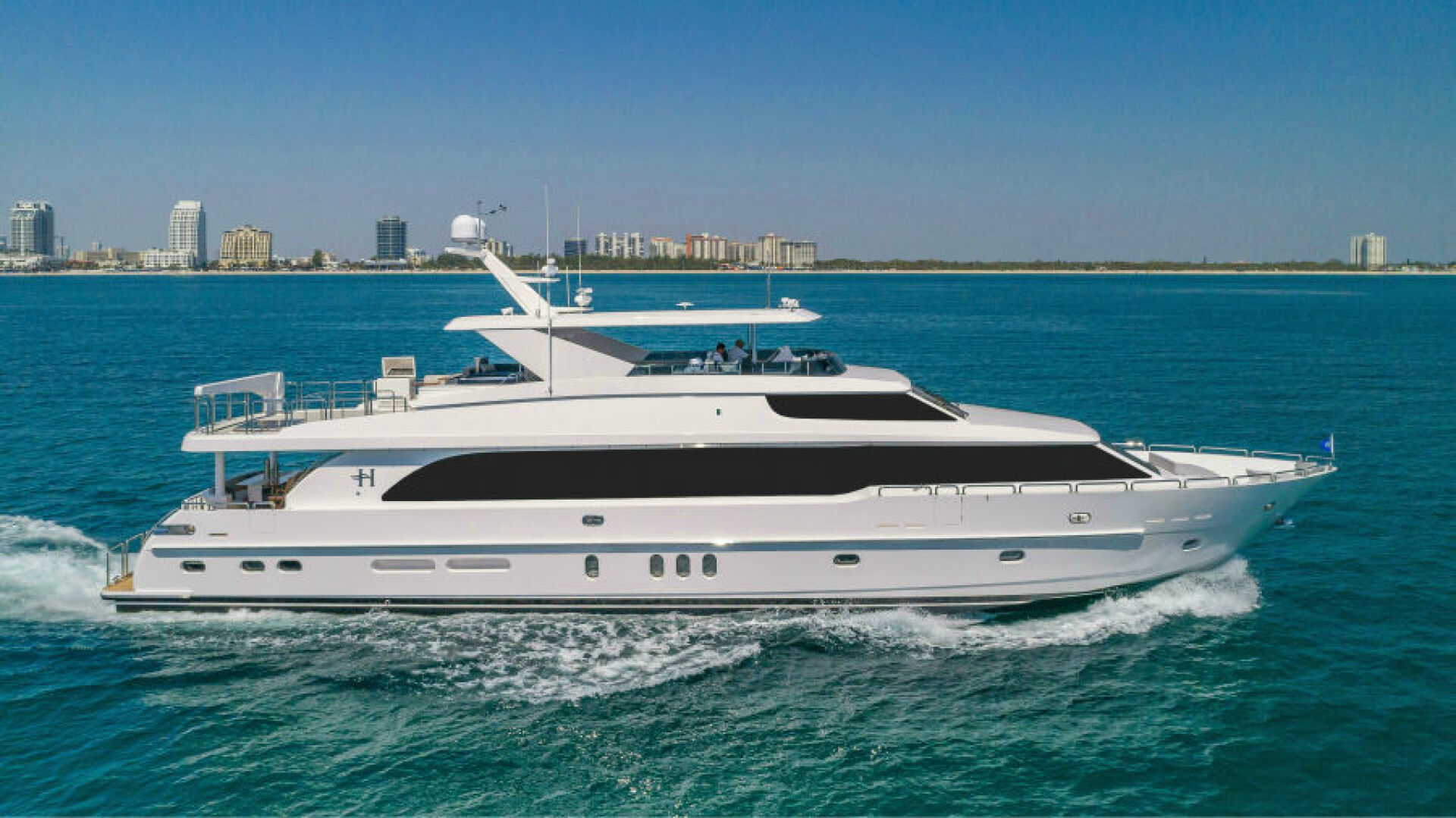 2018 Hargrave Raised Pilothouse - Image 1