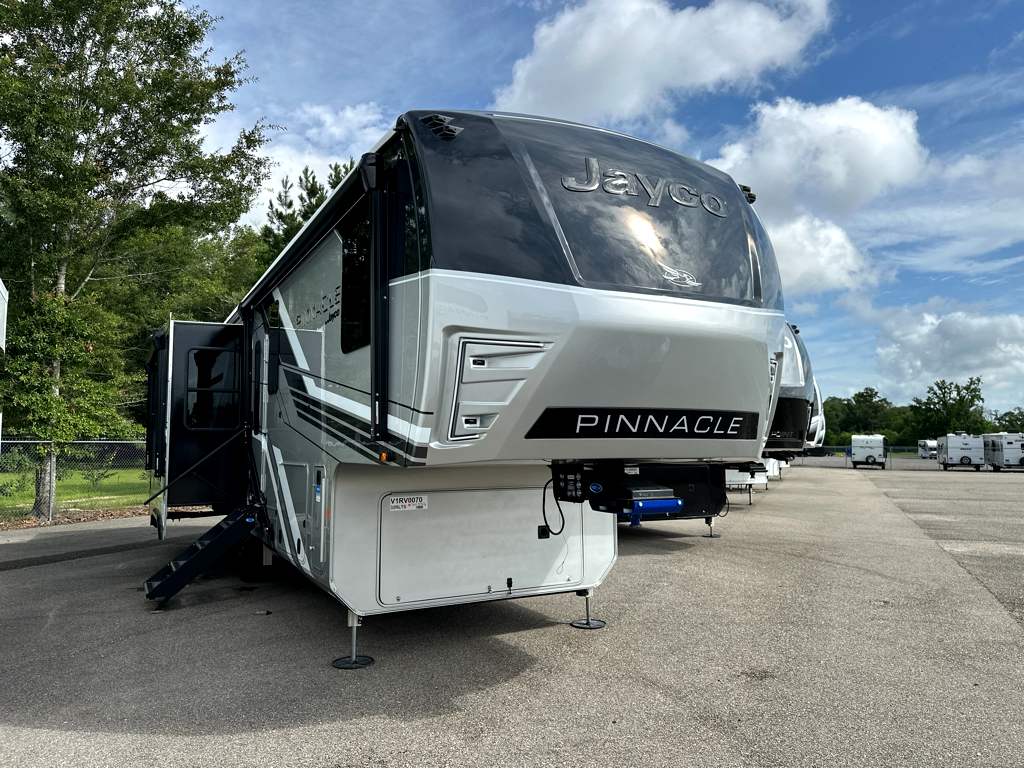 2027 JAYCO PINNACLE 32RLTS - Image 1