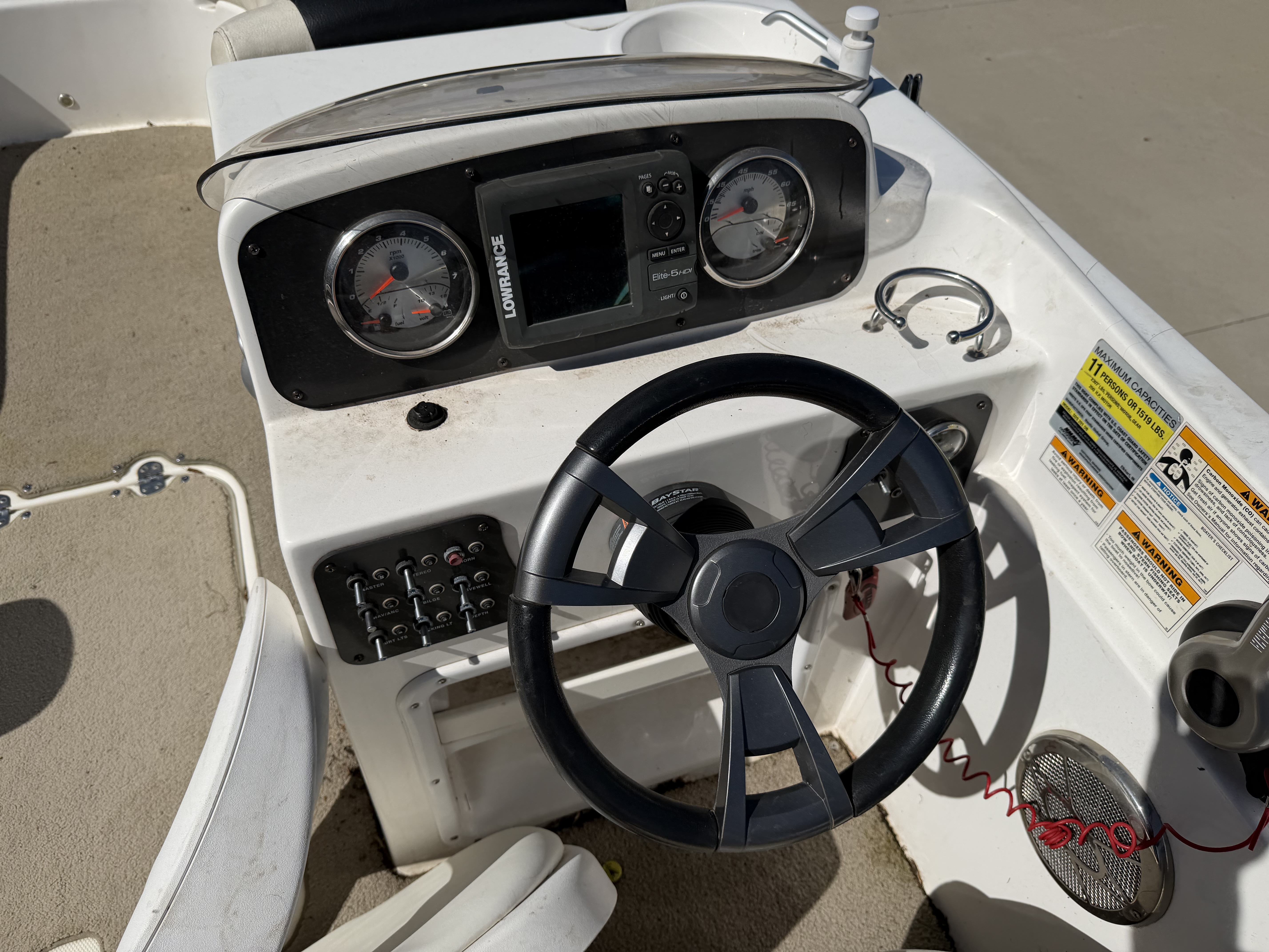 2014 Hurricane Sundeck 201 - Image 18
