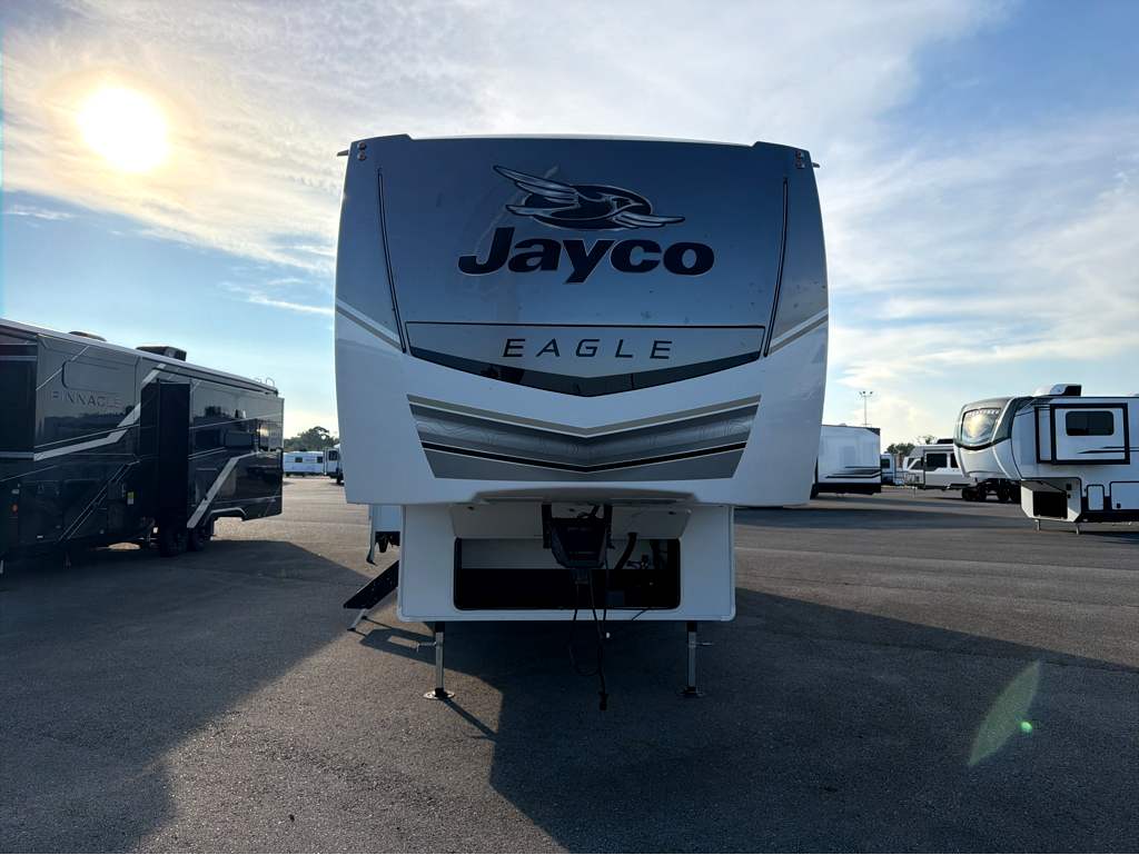 2027 JAYCO EAGLE 29RLC - Image 8