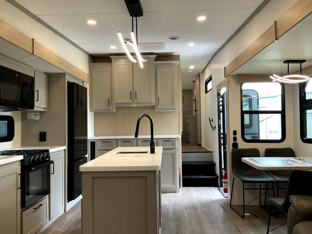 2027 KZ RIDGEWAY 31 RL - Image 7