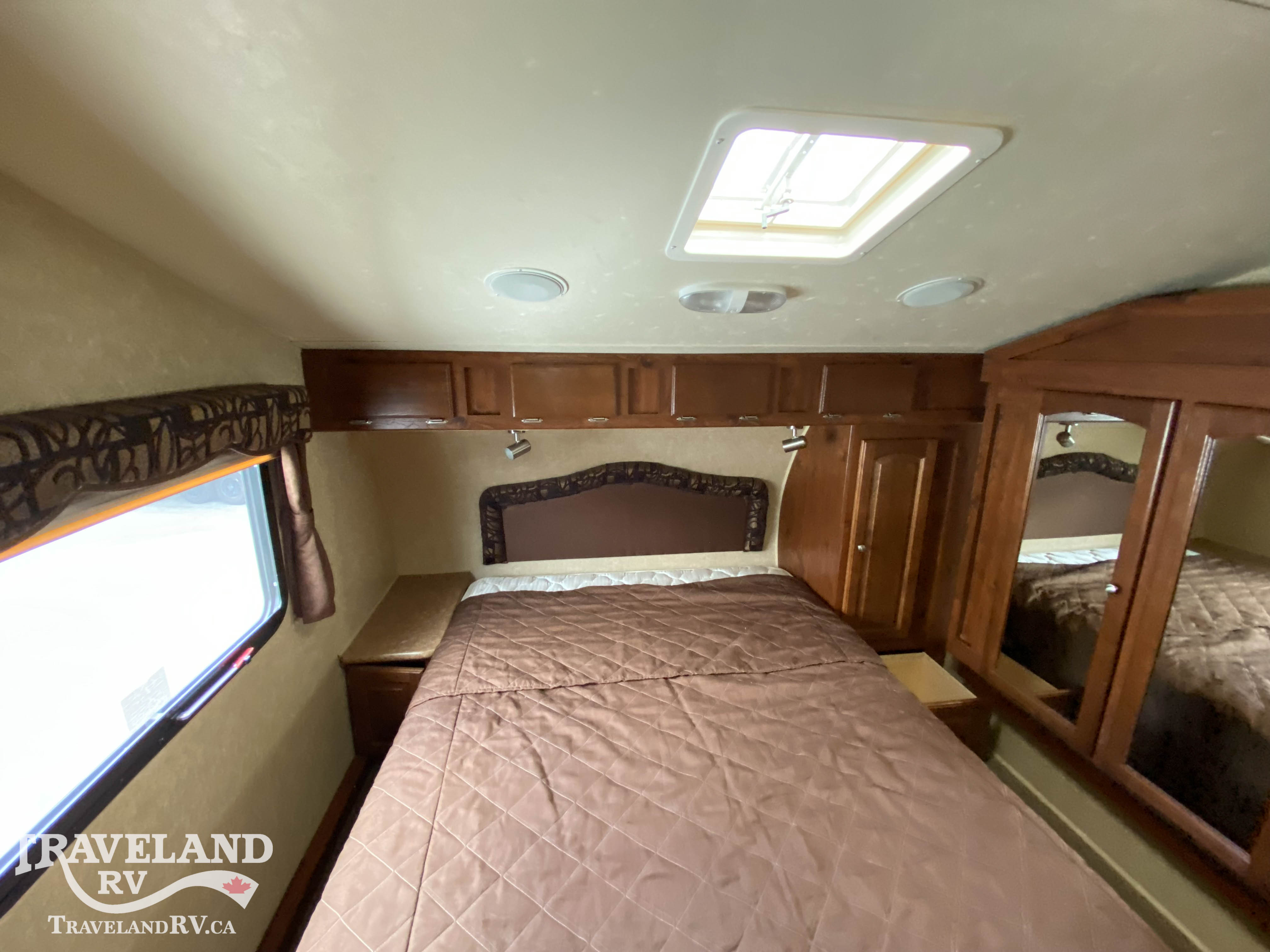 2012 Forest River Rockwood Signature Ultra Lite 8280WS - Image 15