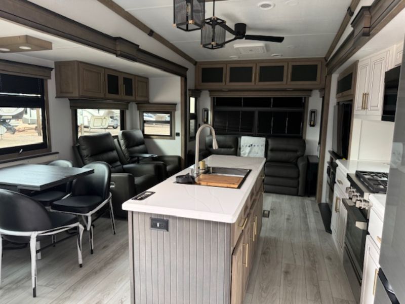 2026 Keystone Montana 3781RL - Image 4