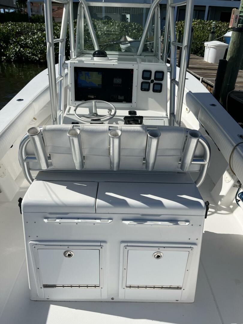 2006 Regulator 32 Center Console - Image 12