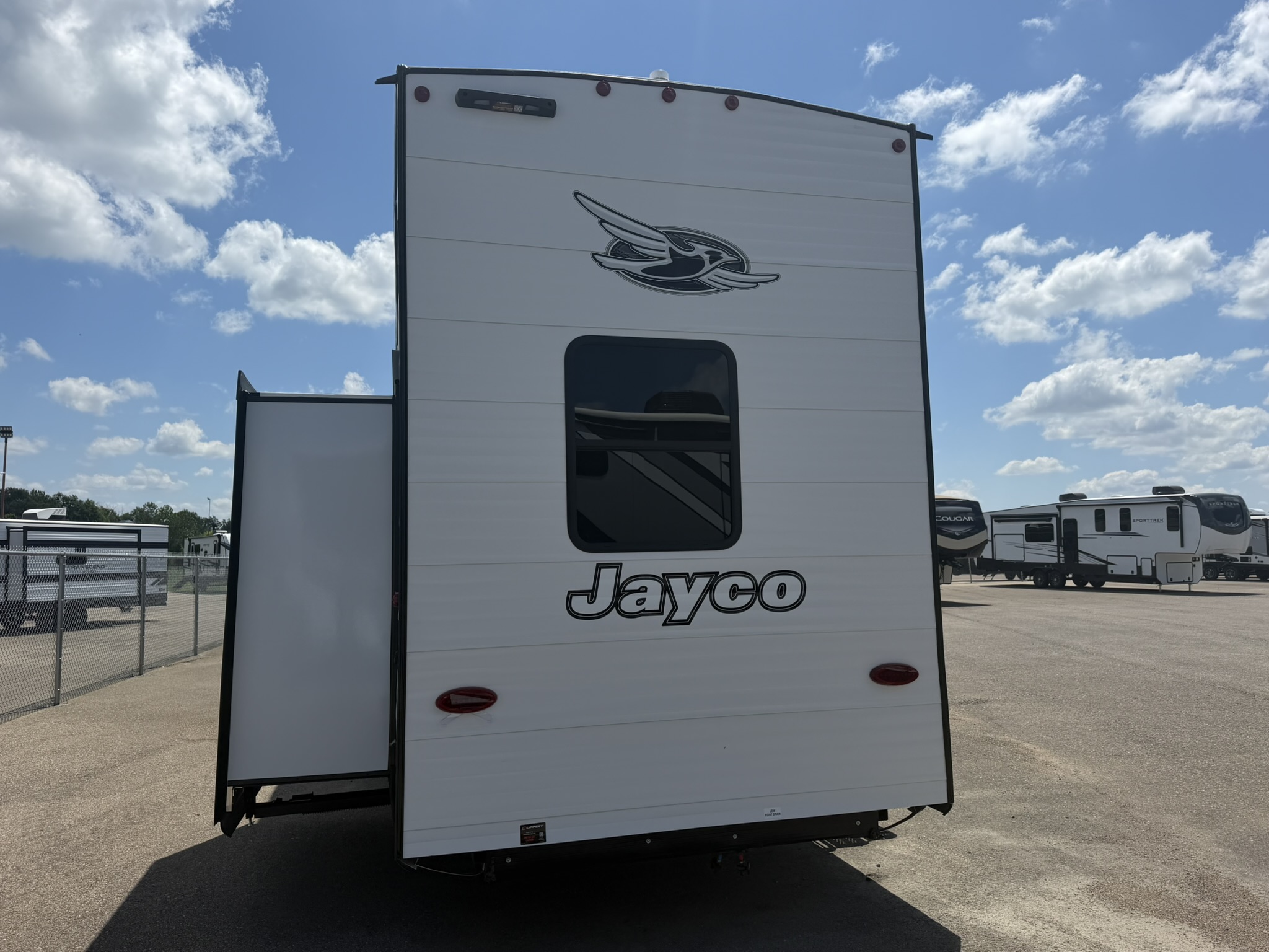 2027 JAYCO JAY FLIGHT BUNGALOW 404LOFT - Image 4