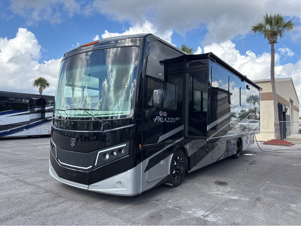 2026 THOR MOTOR COACH PALAZZO 33.6 - Image 3