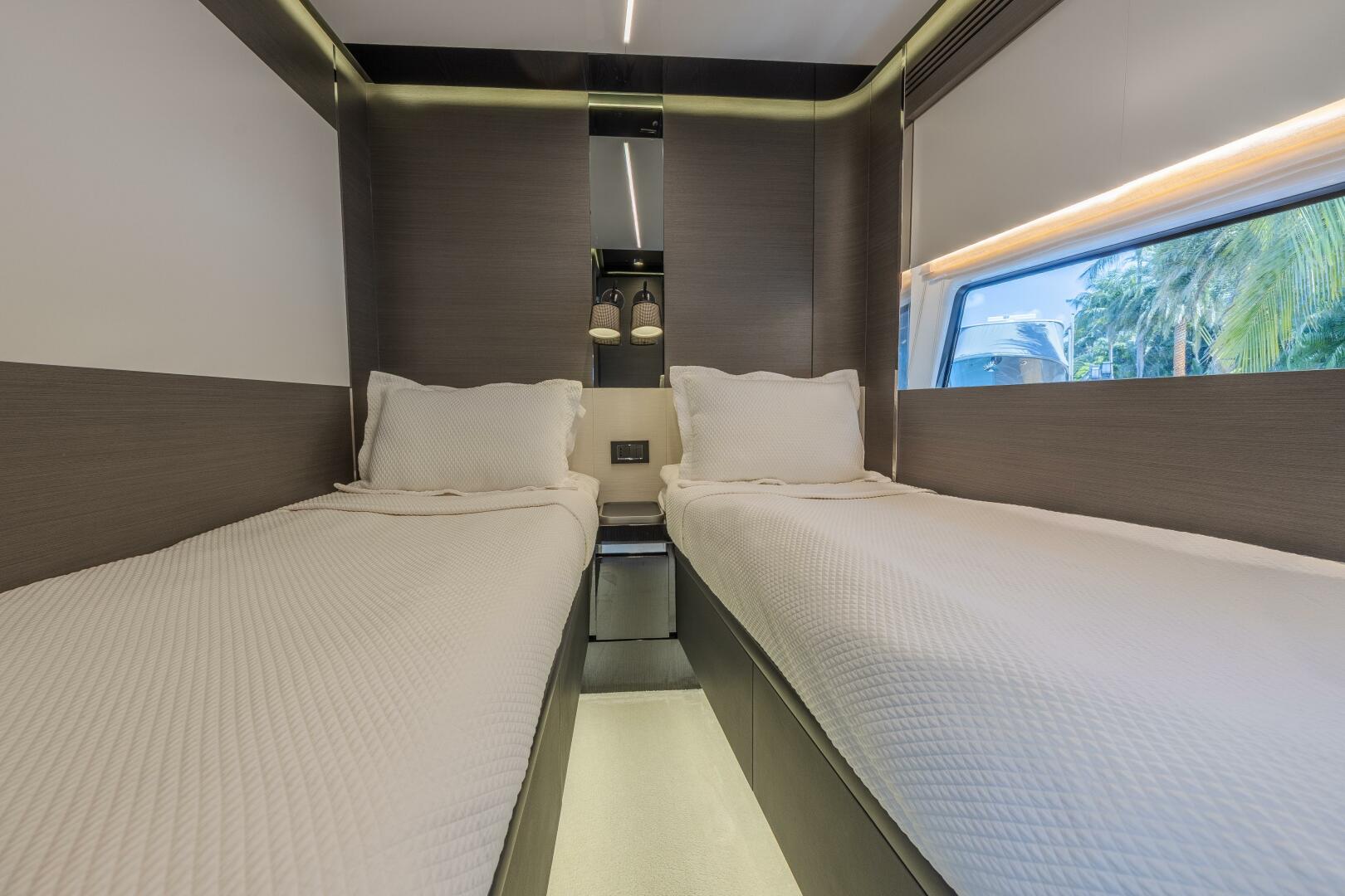 2023 Azimut S8 - Image 56