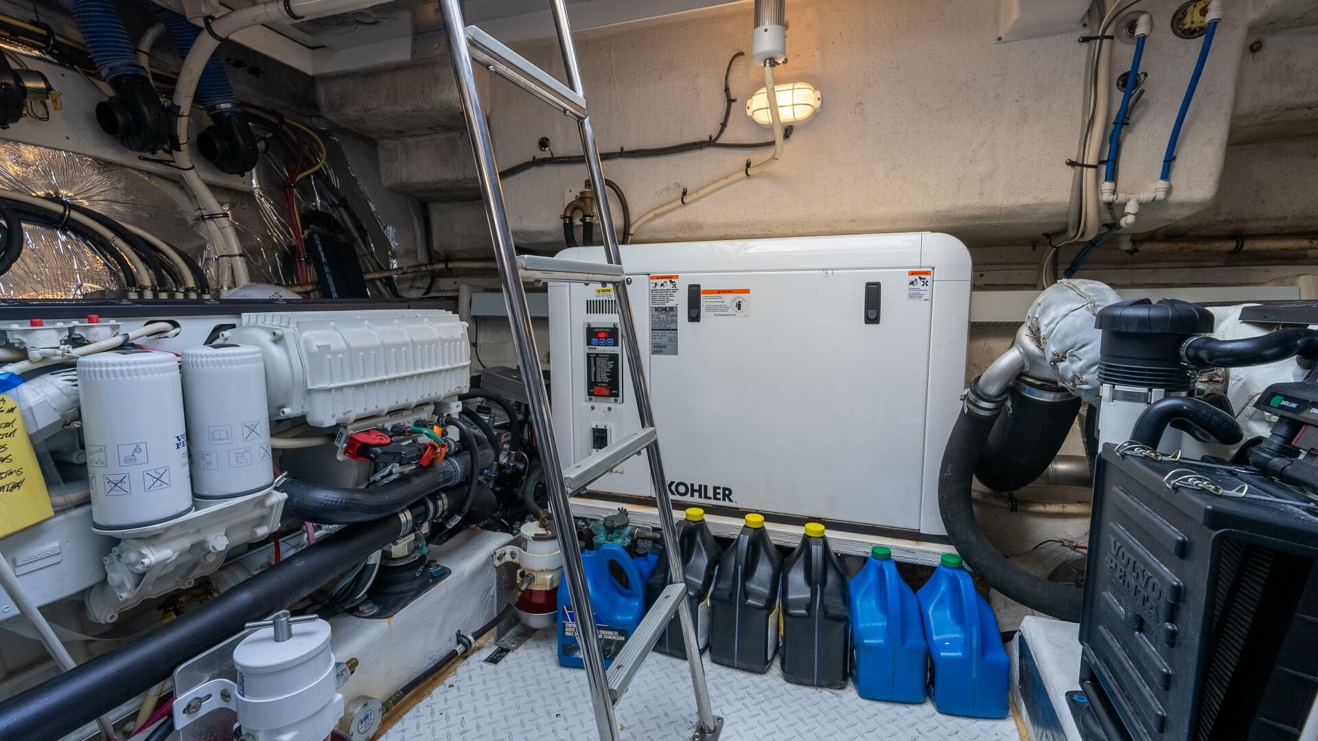 2013 CRUISERS 48 Cantius Base - Image 43