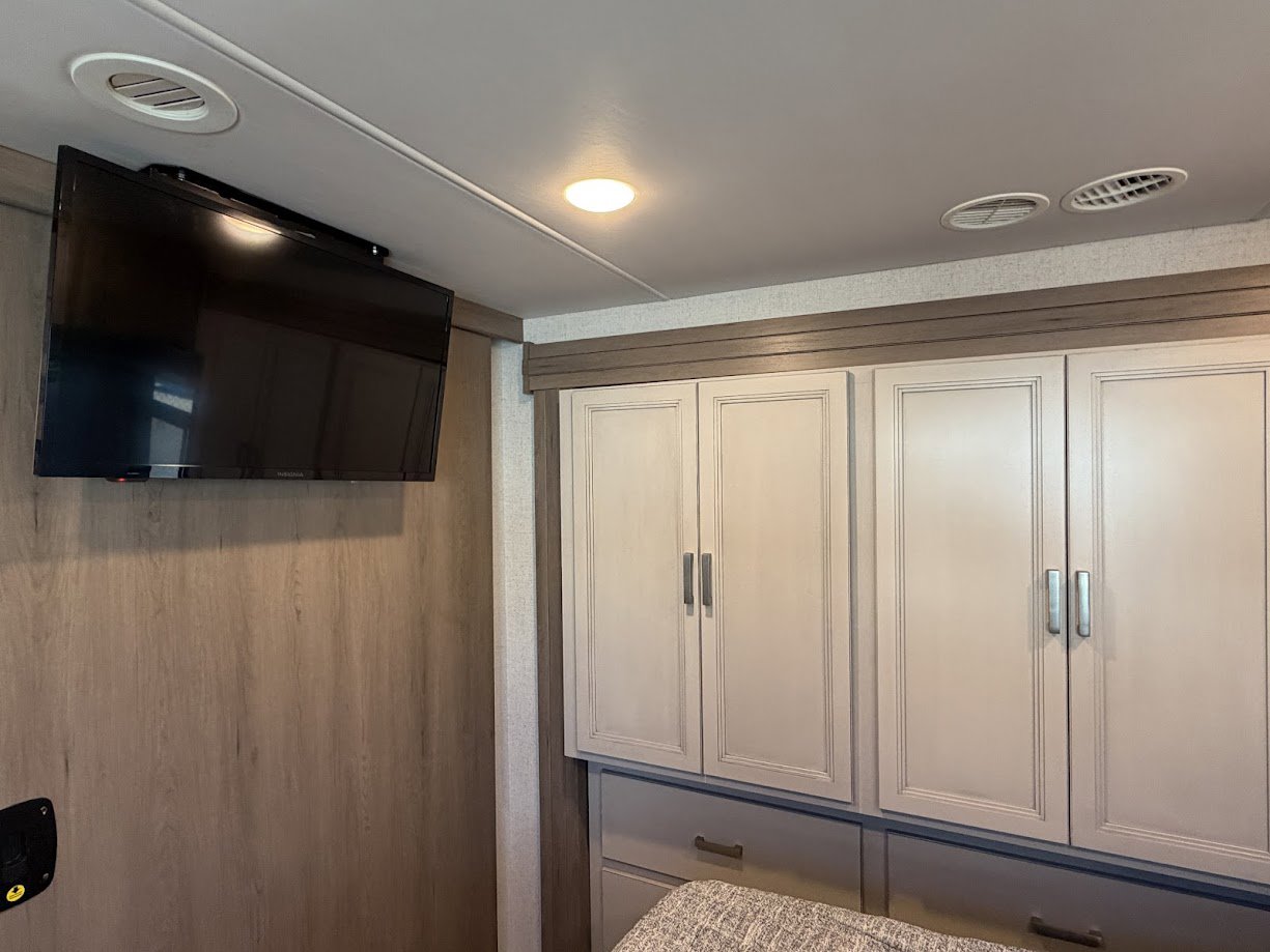 2026 THOR MOTOR COACH PALAZZO 33.5 - Image 48