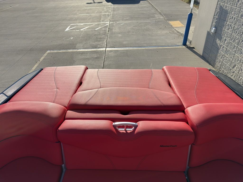 2019 MasterCraft XT22 - Image 56