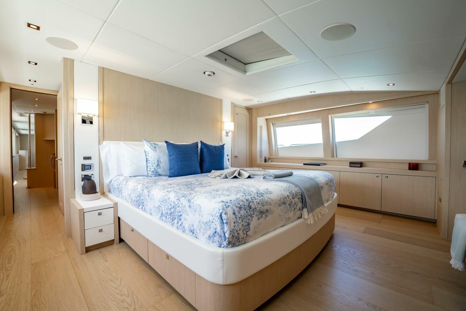 2011 Sunseeker 34 Metre Yacht - Image 42