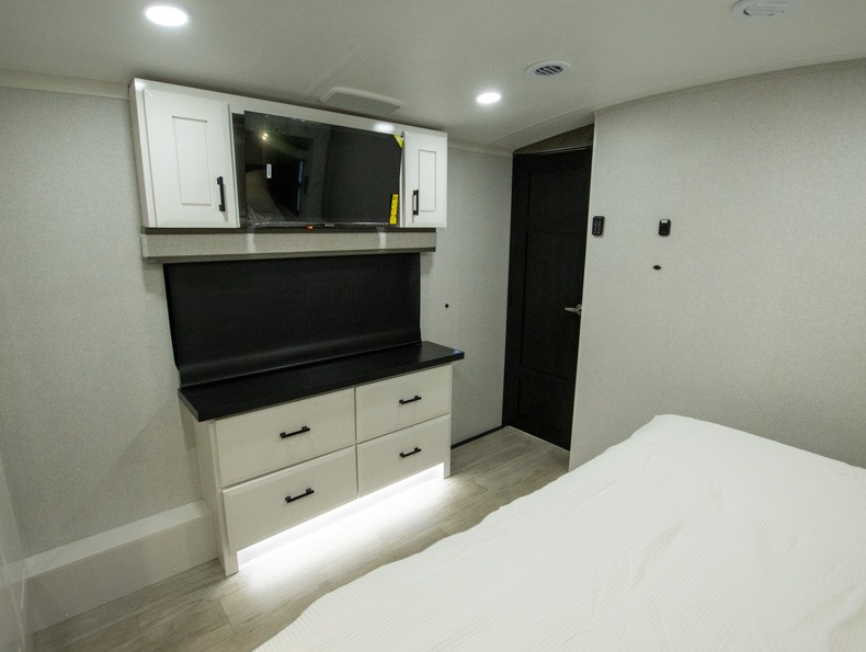 2026 Jayco Pinnacle 32RLTS - Image 24