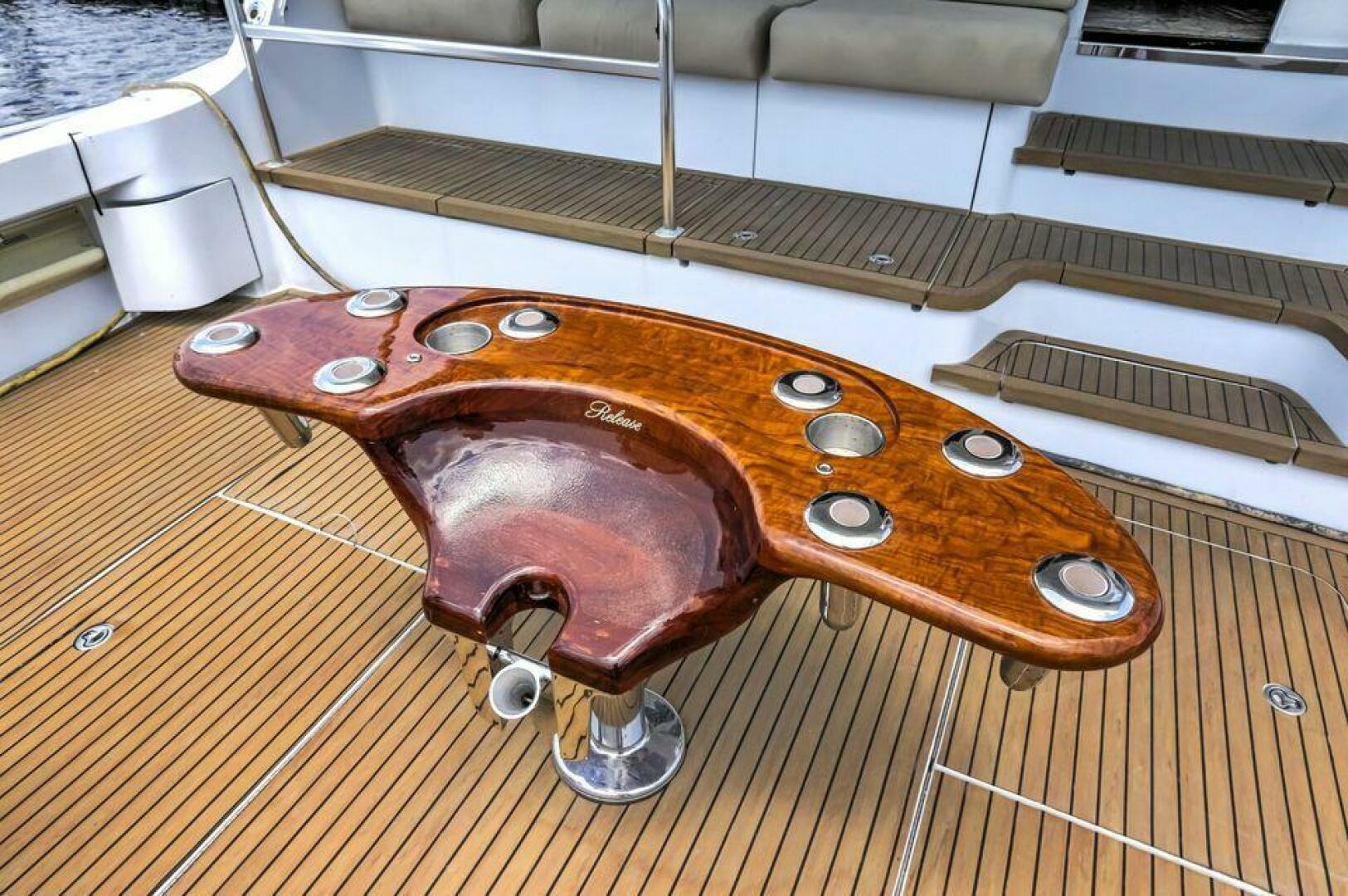 2007 Hatteras 68 Convertible - Image 5