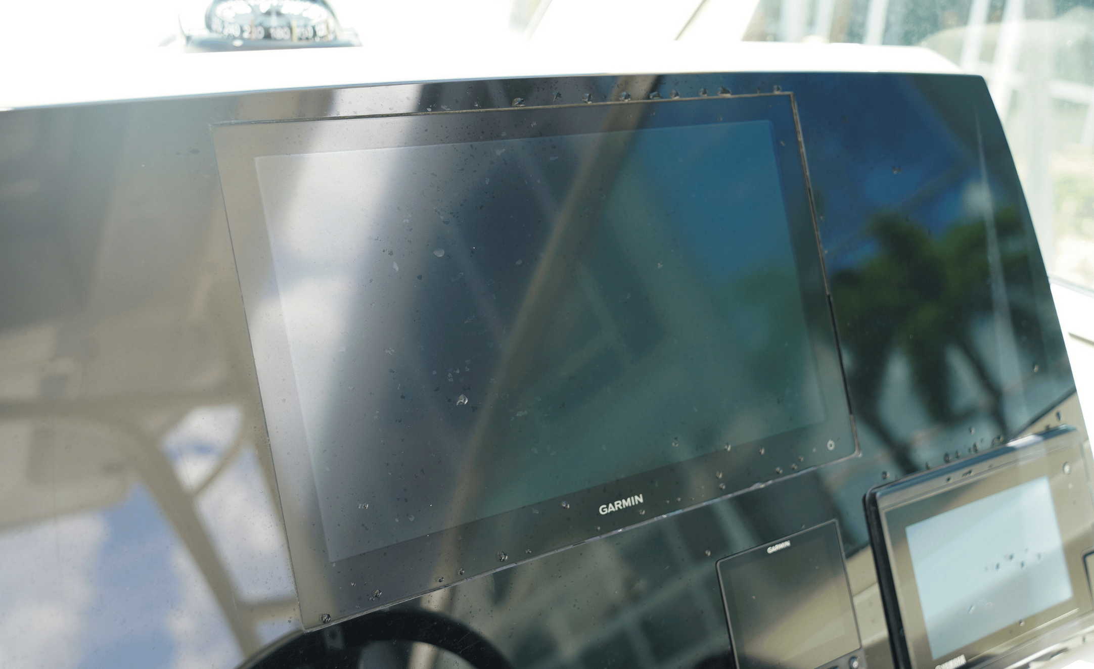 2021 COBIA 330DC - Image 27