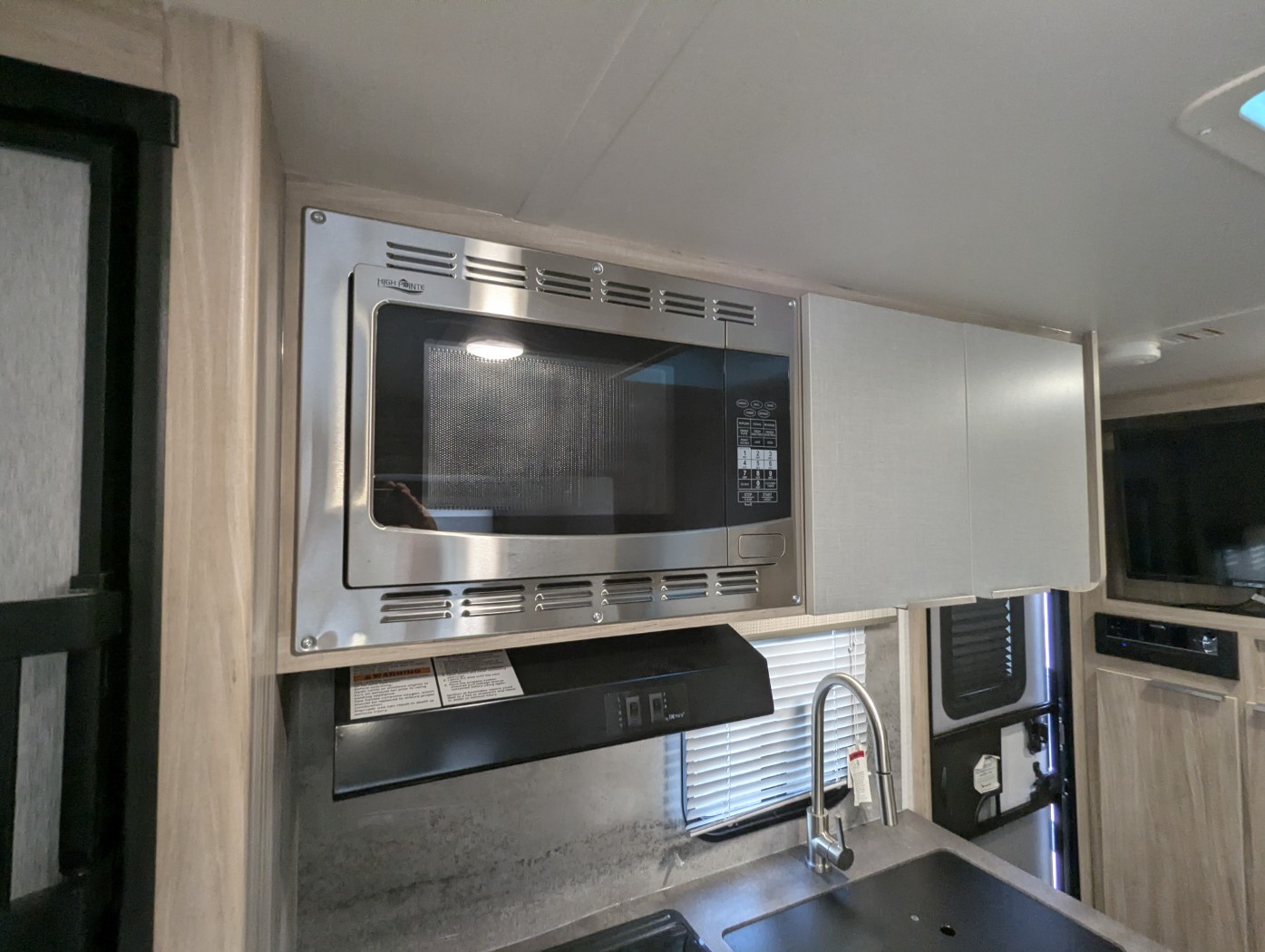 2021 Winnebago Micro Minnie 1808FBS - Image 22