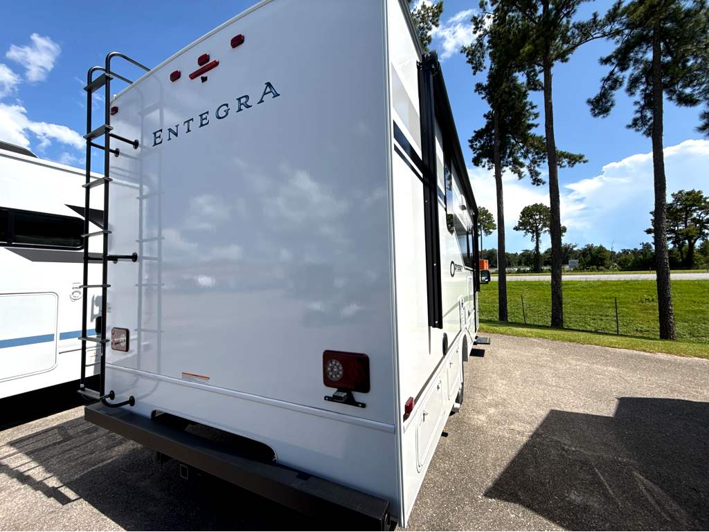 2027 ENTEGRA COACH ODYSSEY 24B - Image 4