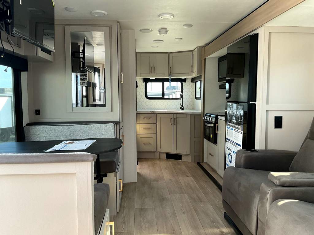 2027 JAYCO Jay Feather 21MML - Image 8