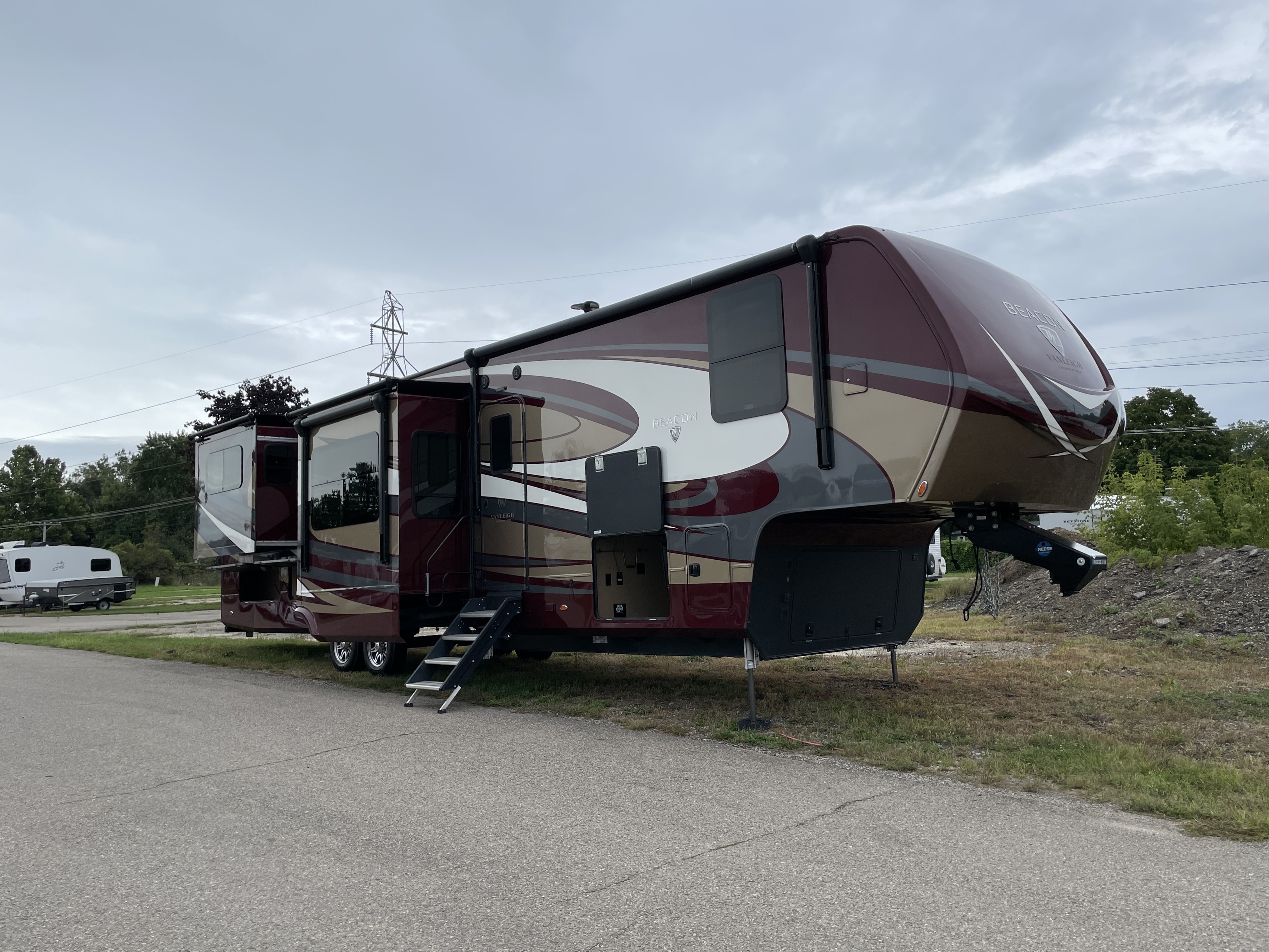 2020 Vanleigh RV Beacon 42RDB - Image 1