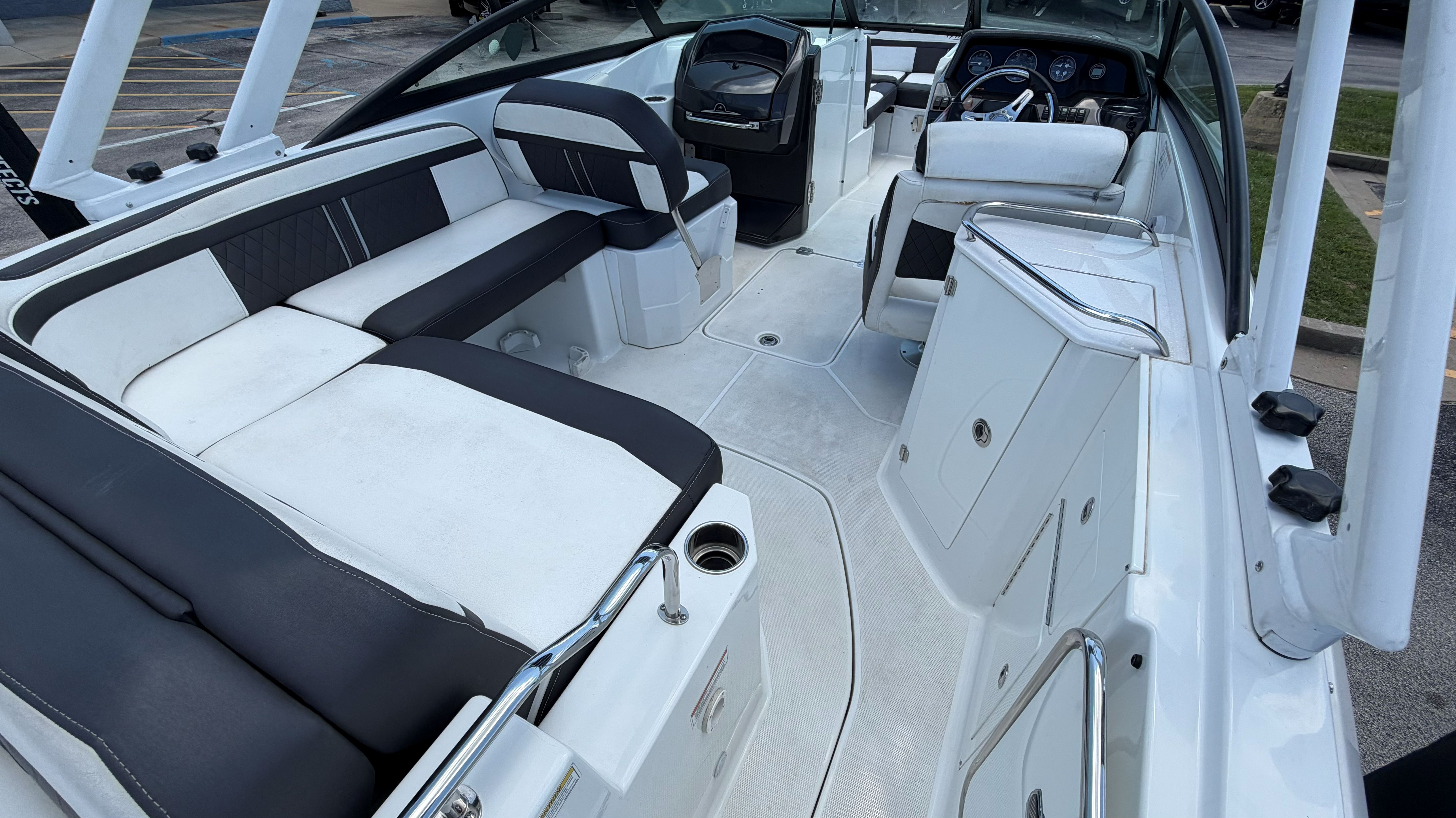 2024 Monterey M4 - Image 29