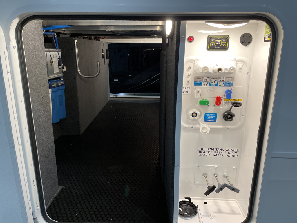 2026 Jayco North Point 310RLTS - Image 5