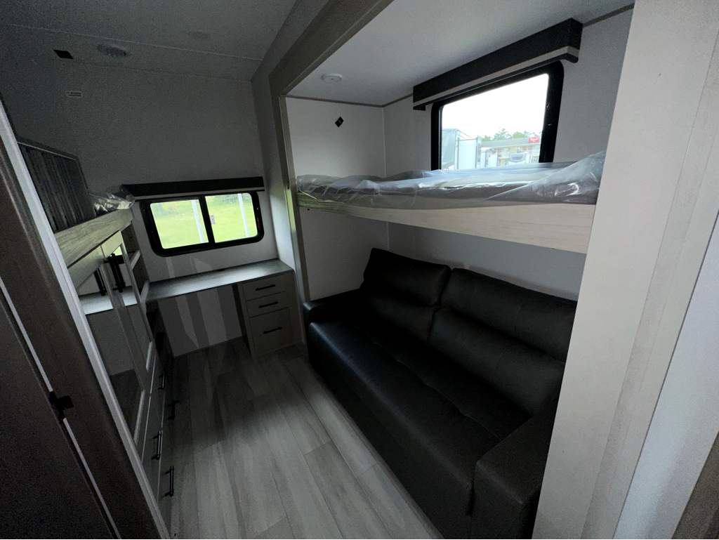 2026 GRAND DESIGN INFLUENCE 3704BH - Image 18