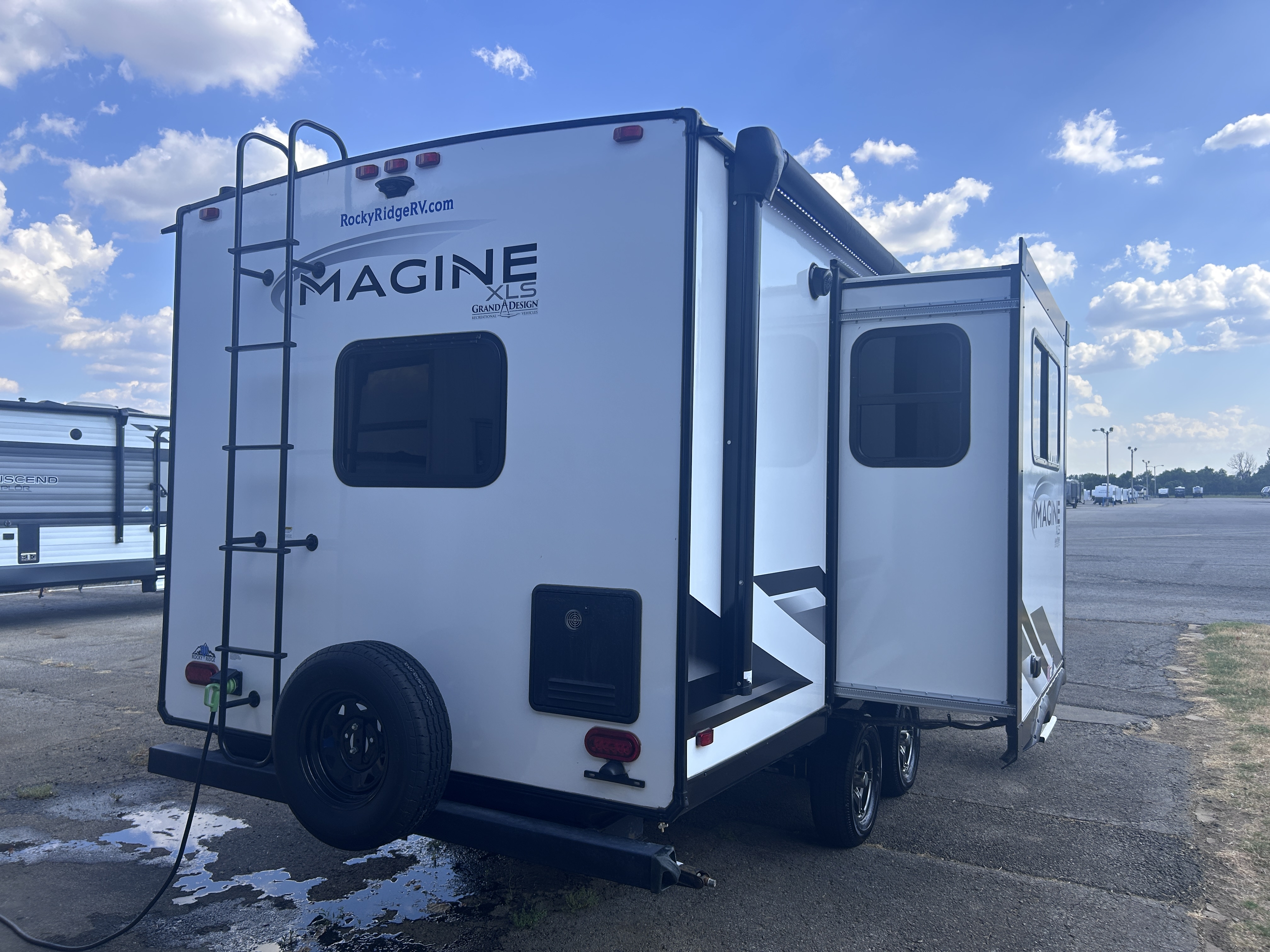 2023 Grand Design Imagine XLS 22RBE - Image 8