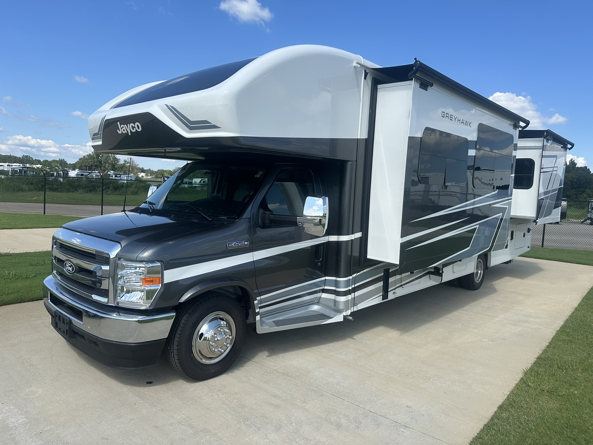 2027 JAYCO GREYHAWK 29MV - Image 2