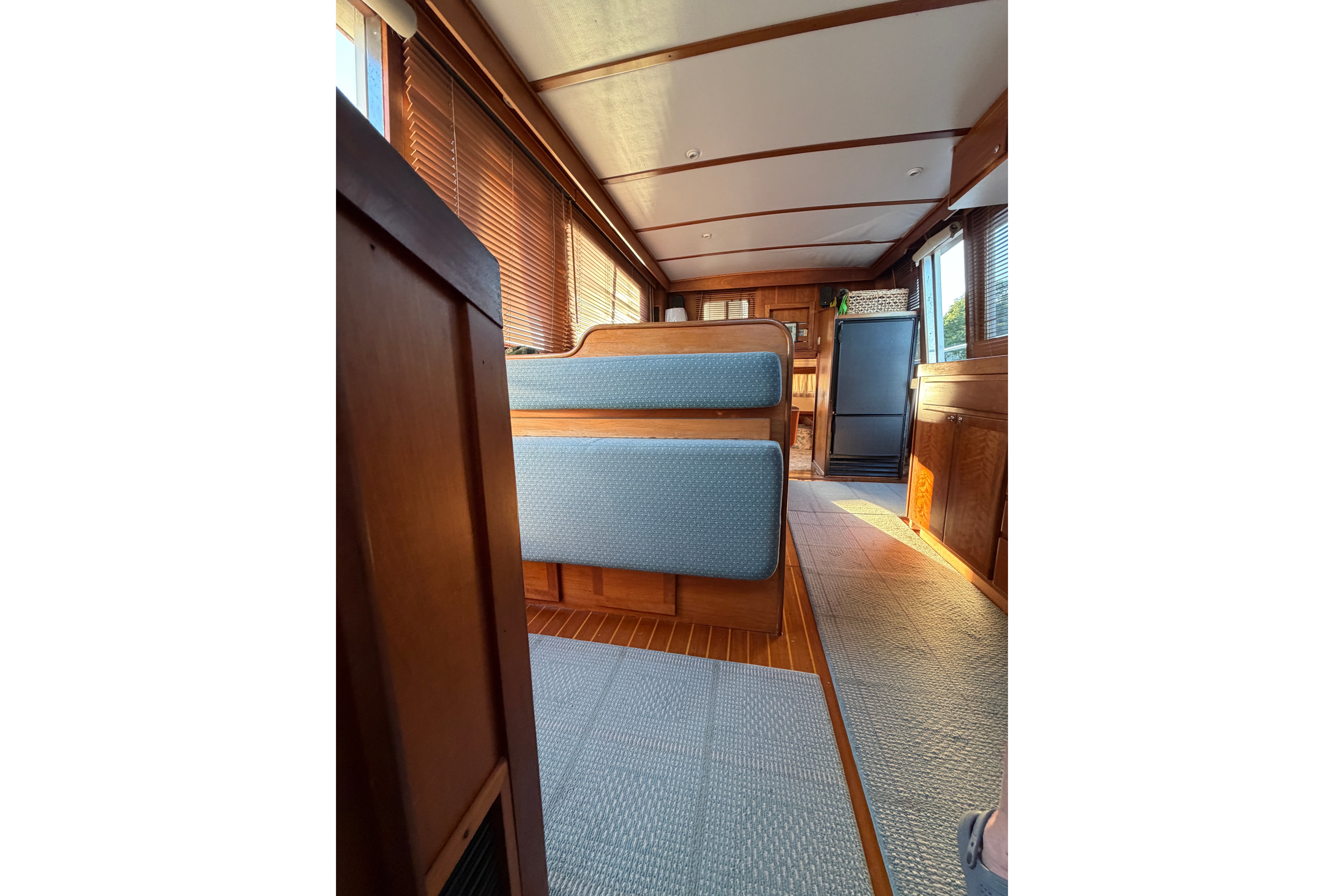 1998 Sabreline 36 AFT CABIN - Image 32
