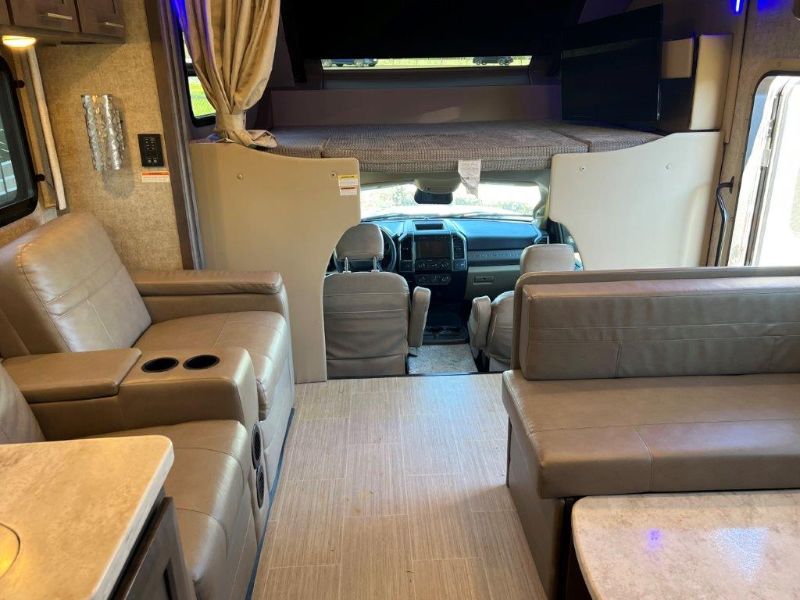 2021 Thor Motor Coach Magnitude SV34 - Image 25