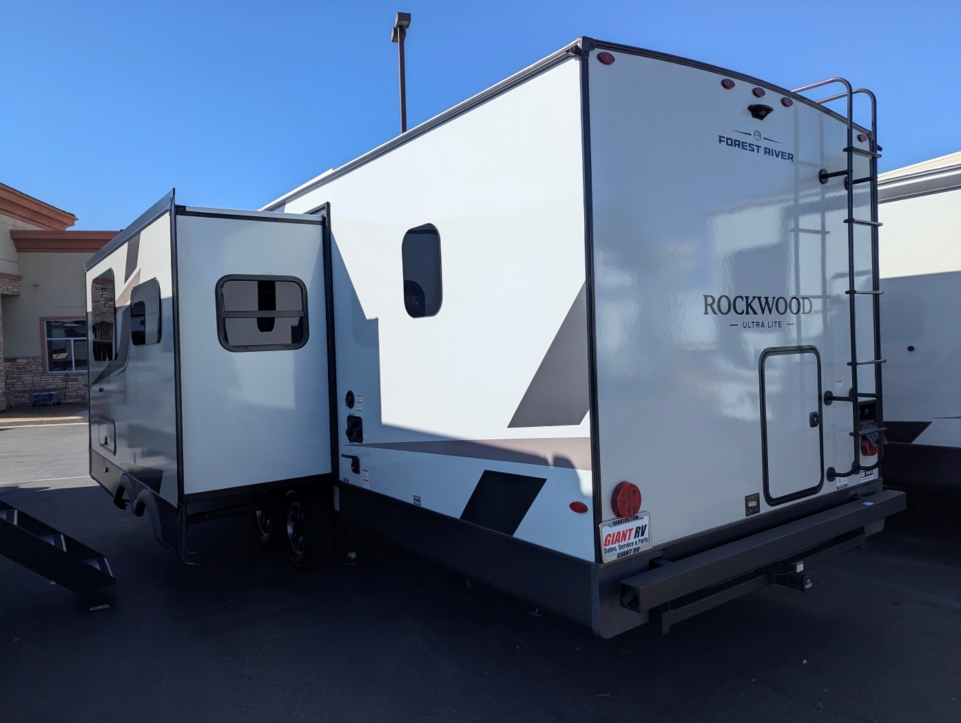 2026 Forest River Rockwood Ultra Lite 2706BH - Image 4