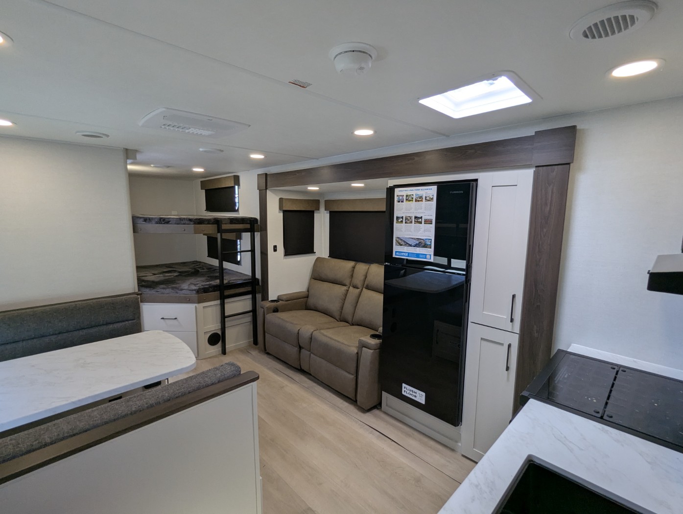 2027 Alliance RV Delta Ultra Lite BH255 - Image 13