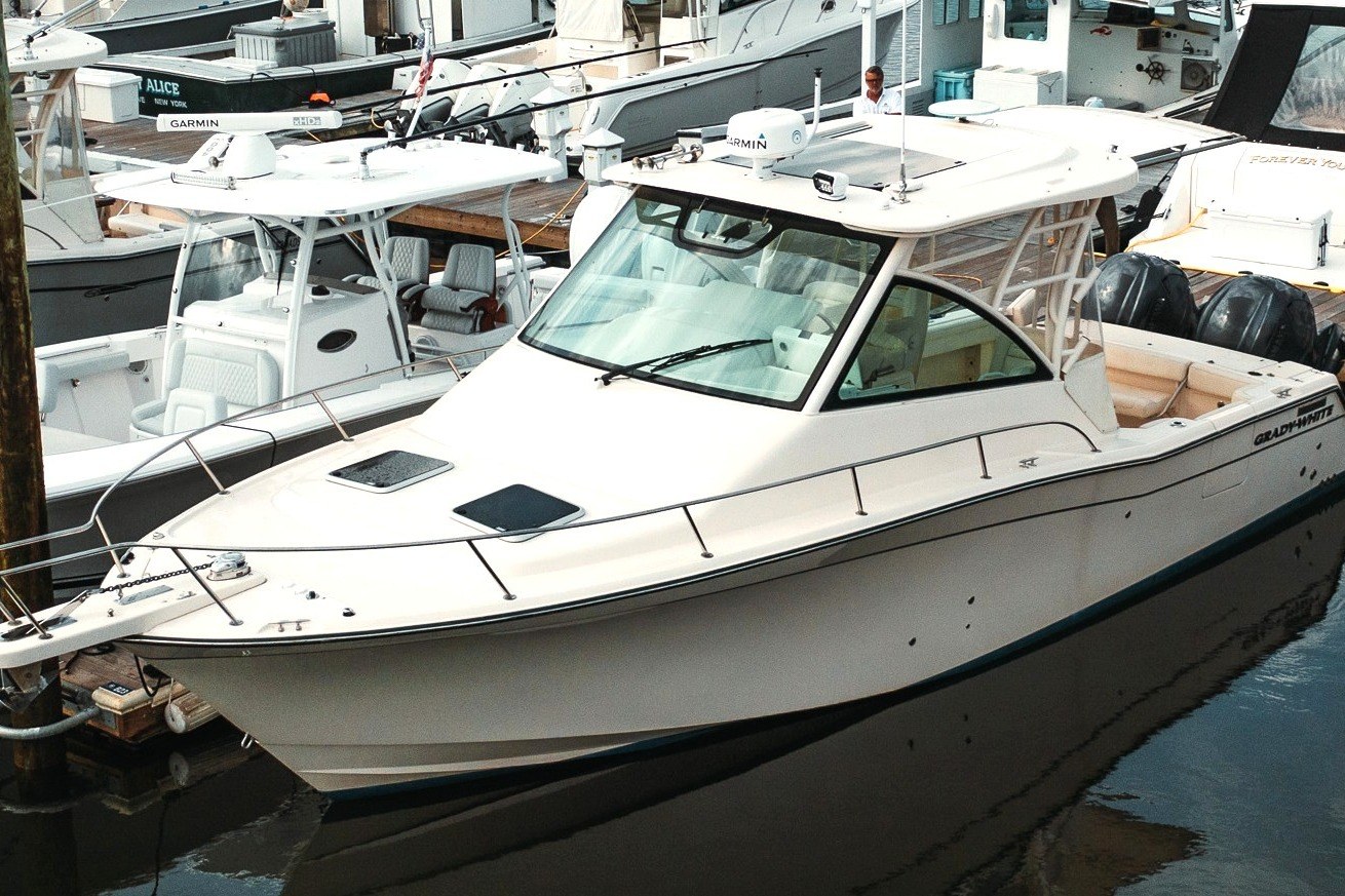 2020 Grady-White Express 330 - Image 7