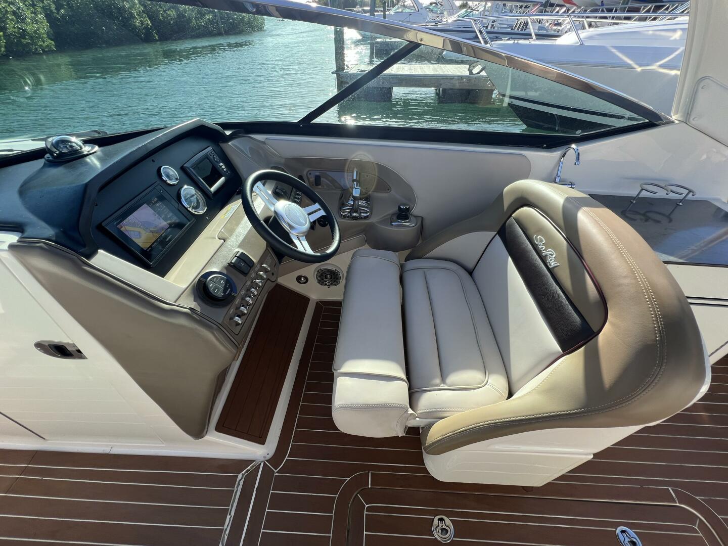 2012 Sea Ray 300 SLX - Image 16