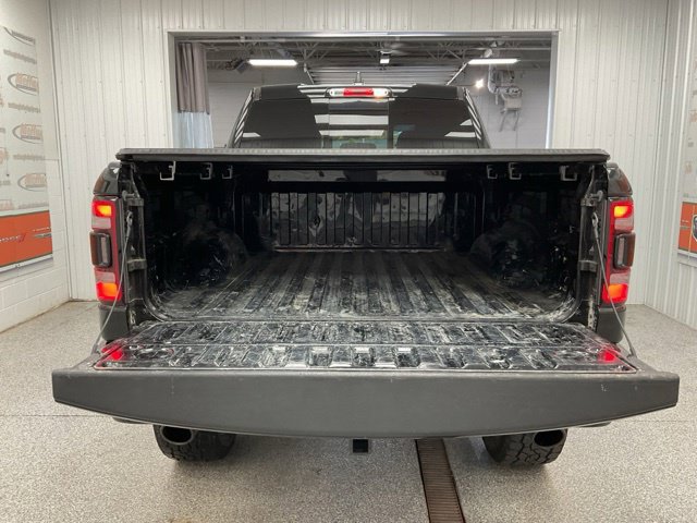 2019 Ram 1500 Pickup-V8 Crew Cab Laramie 4WD - Image 7