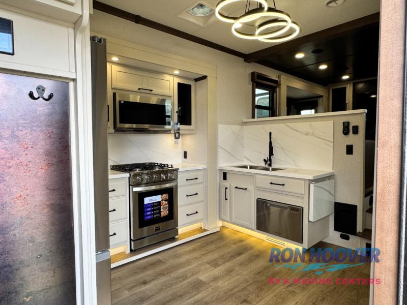 2026 FOREST RIVER 425FO - Image 2