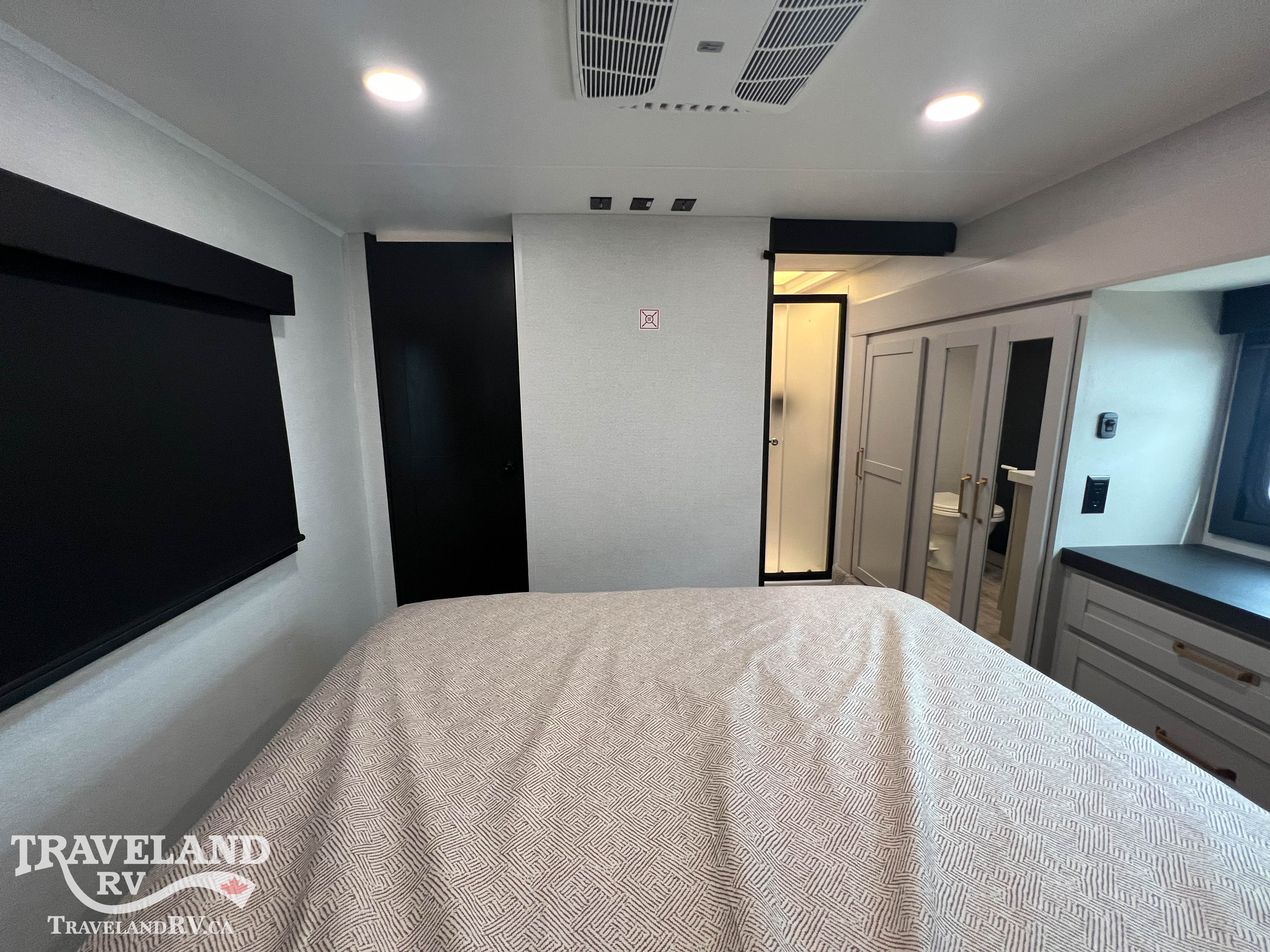 2026 Heartland Sundance Fifth Wheel 29RLCS - Image 20